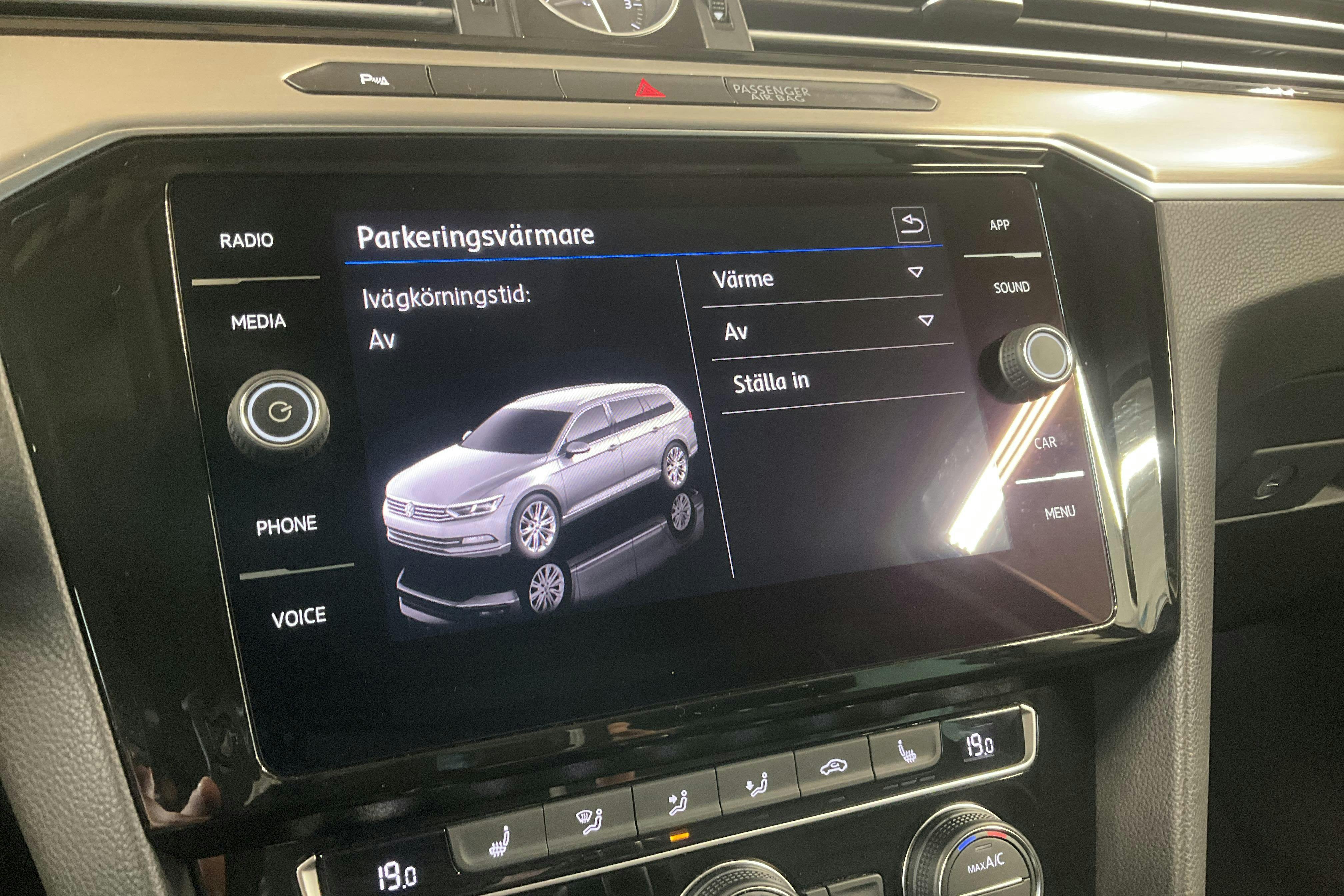 VW Passat 2.0 TDI Sportscombi 4MOTION (190hk) - 70 080 km - Automatic - Dark Blue - 2018