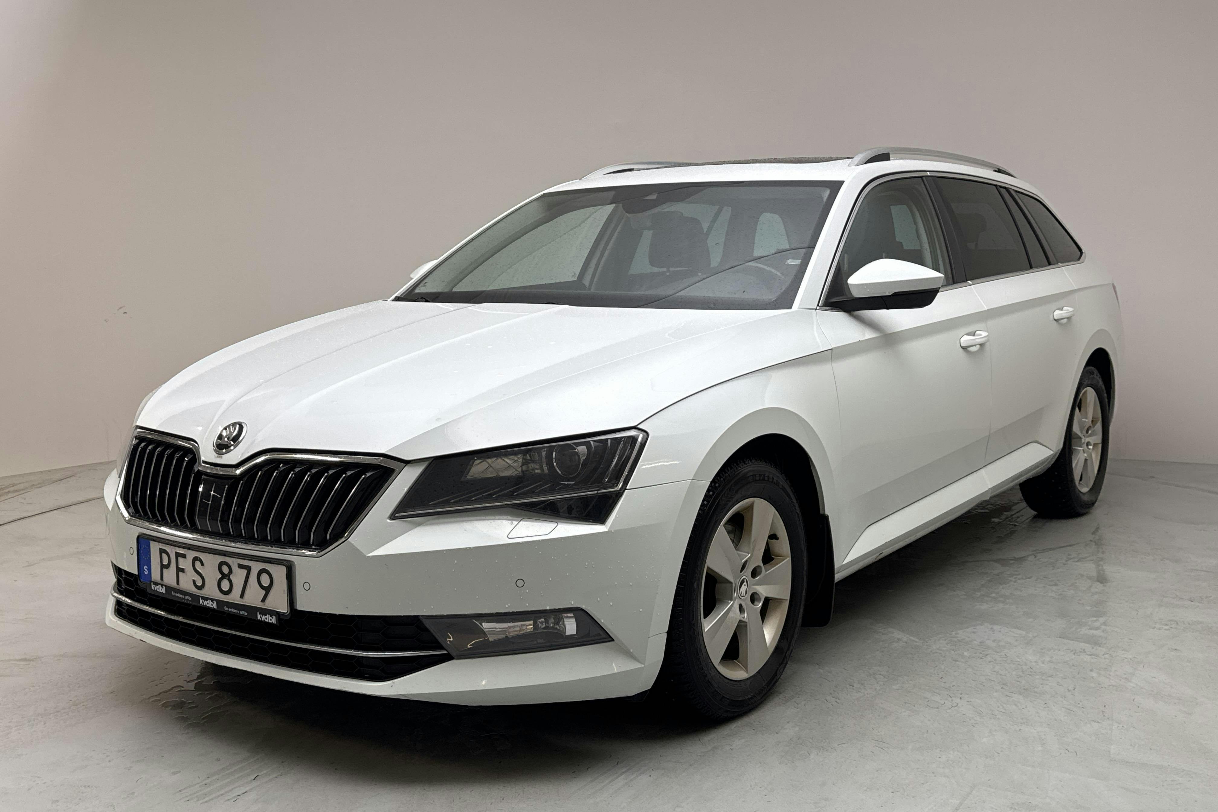 Skoda Superb 2.0 TDI 4x4 Kombi (190hk) - 275 060 km - Automatic - white - 2017