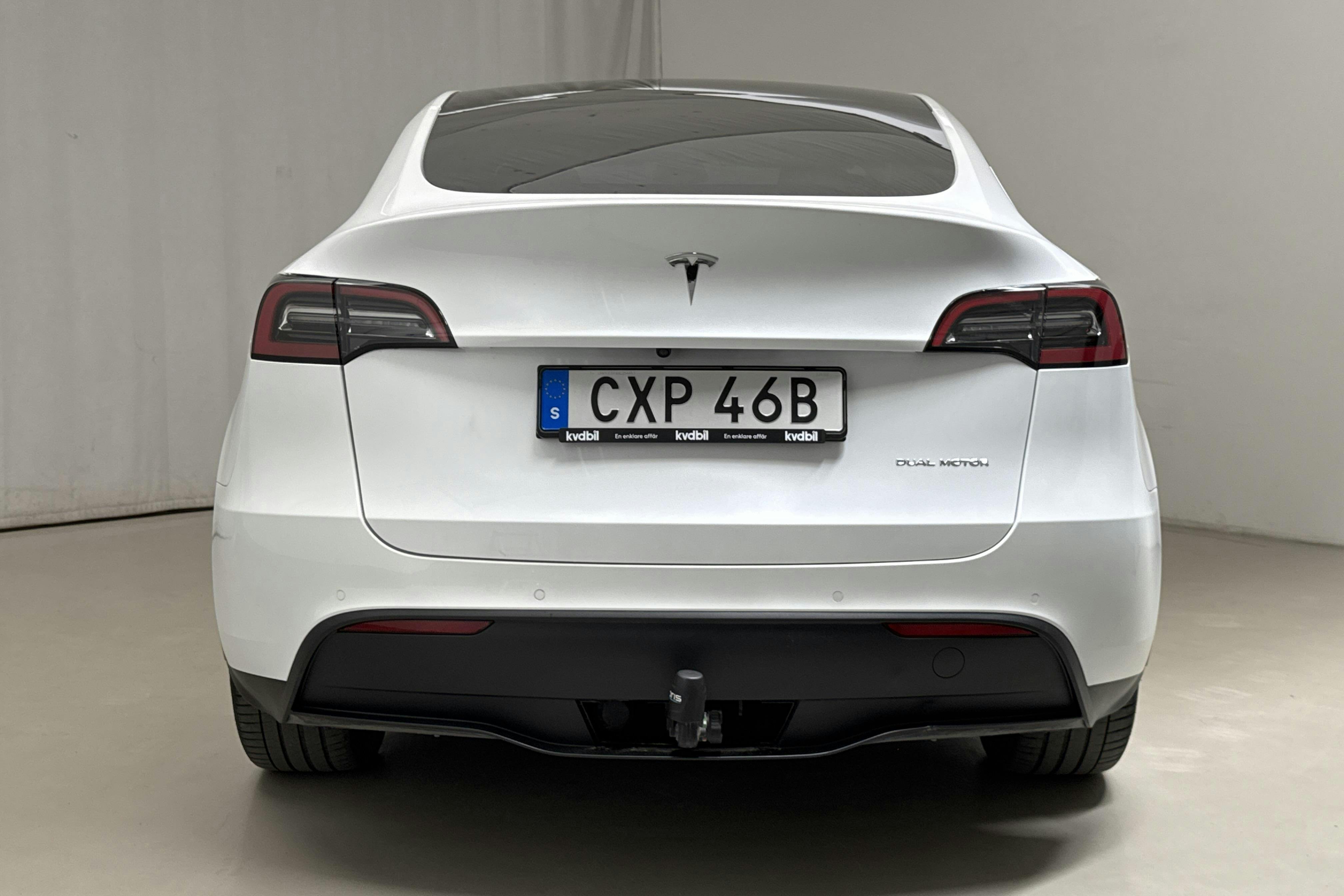 Tesla Model Y Long Range Dual Motor AWD - 83 740 km - Automatic - white - 2022