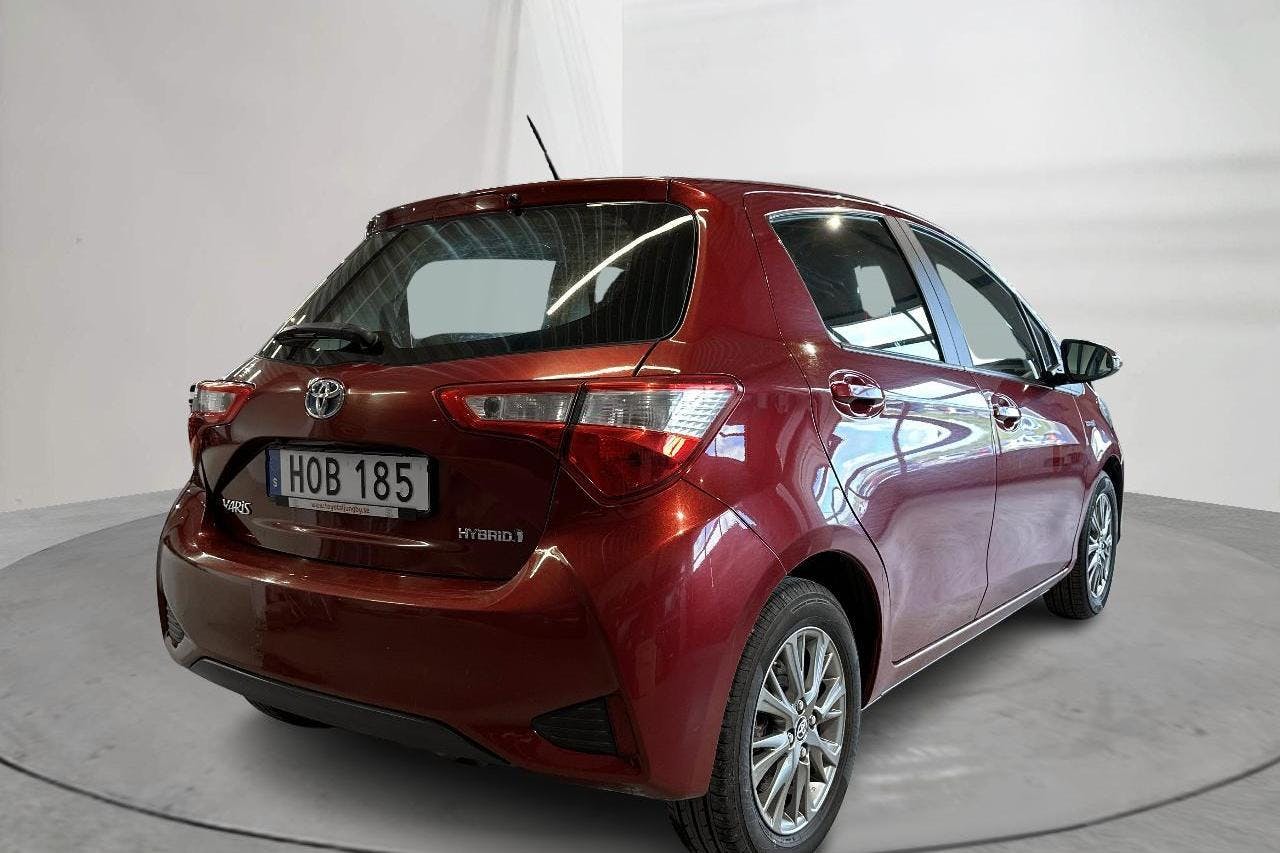 Toyota Yaris 1.5 Hybrid 5dr (101hk) - 112 870 km - Automatic - red - 2019
