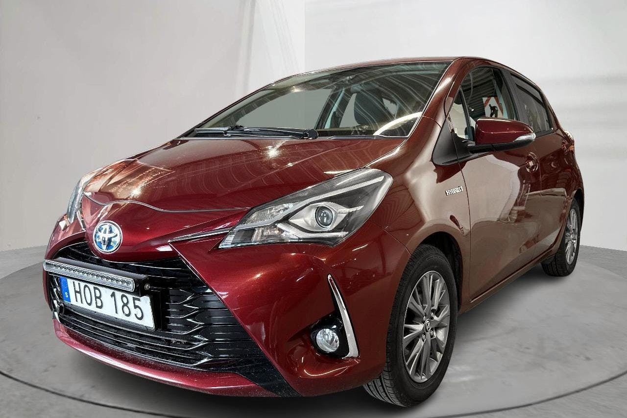 Toyota Yaris 1.5 Hybrid 5dr (101hk) - 112 870 km - Automatic - red - 2019