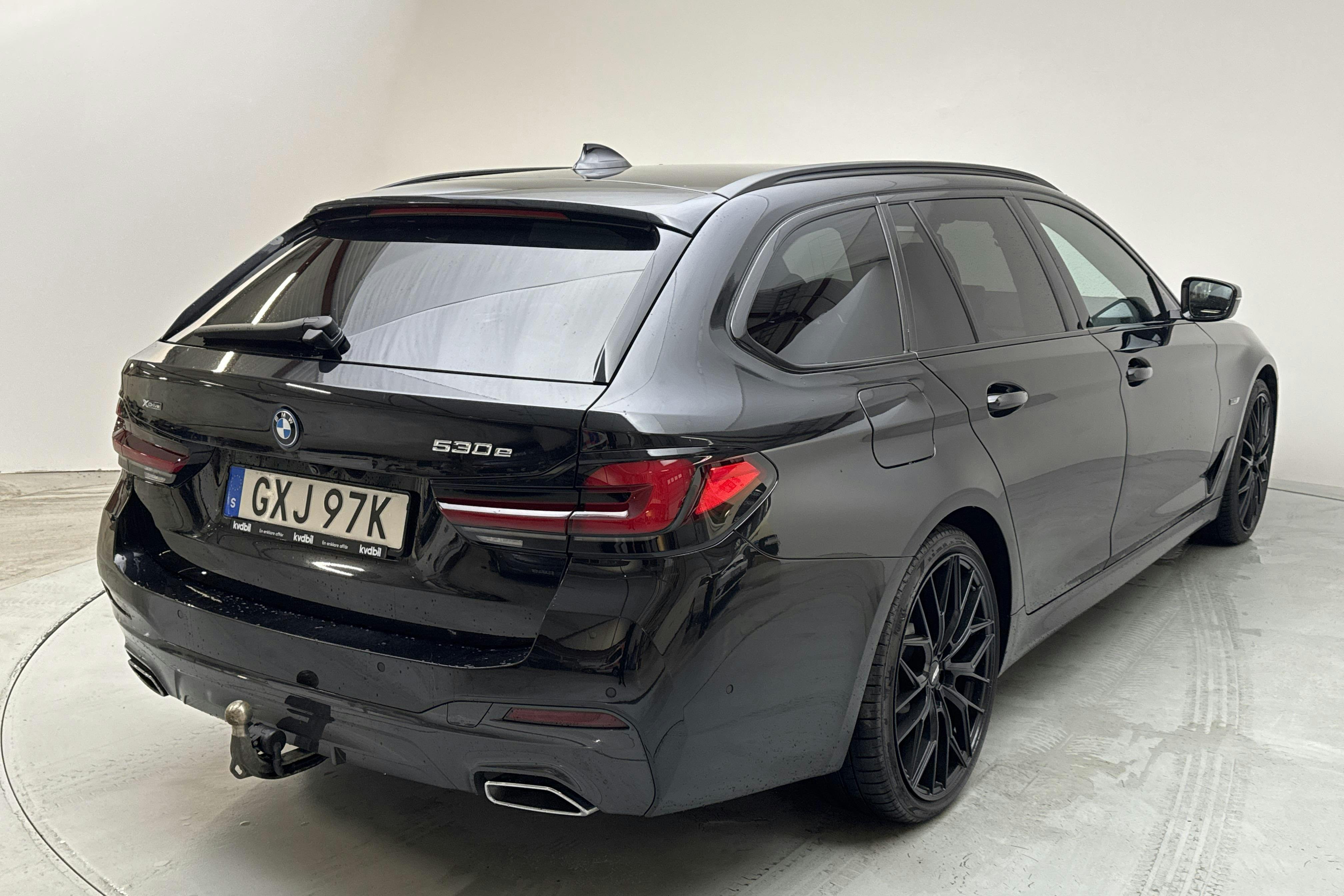 BMW 530e xDrive Touring, G31 12kWh LCI (292hk) - 6 676 mil - Automat - svart - 2023