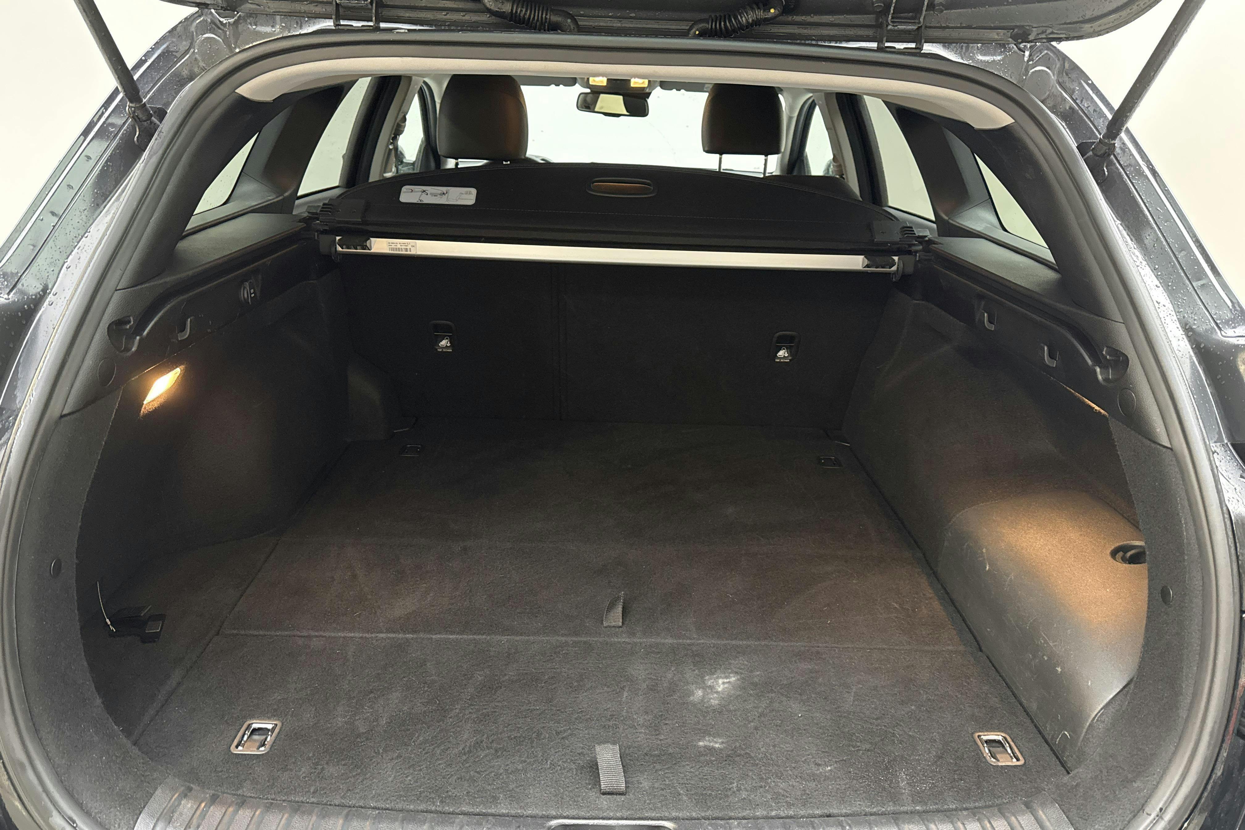 KIA Ceed 1.6 Plug-in Hybrid SW (141hk) - 9 088 mil - Automat - svart - 2021