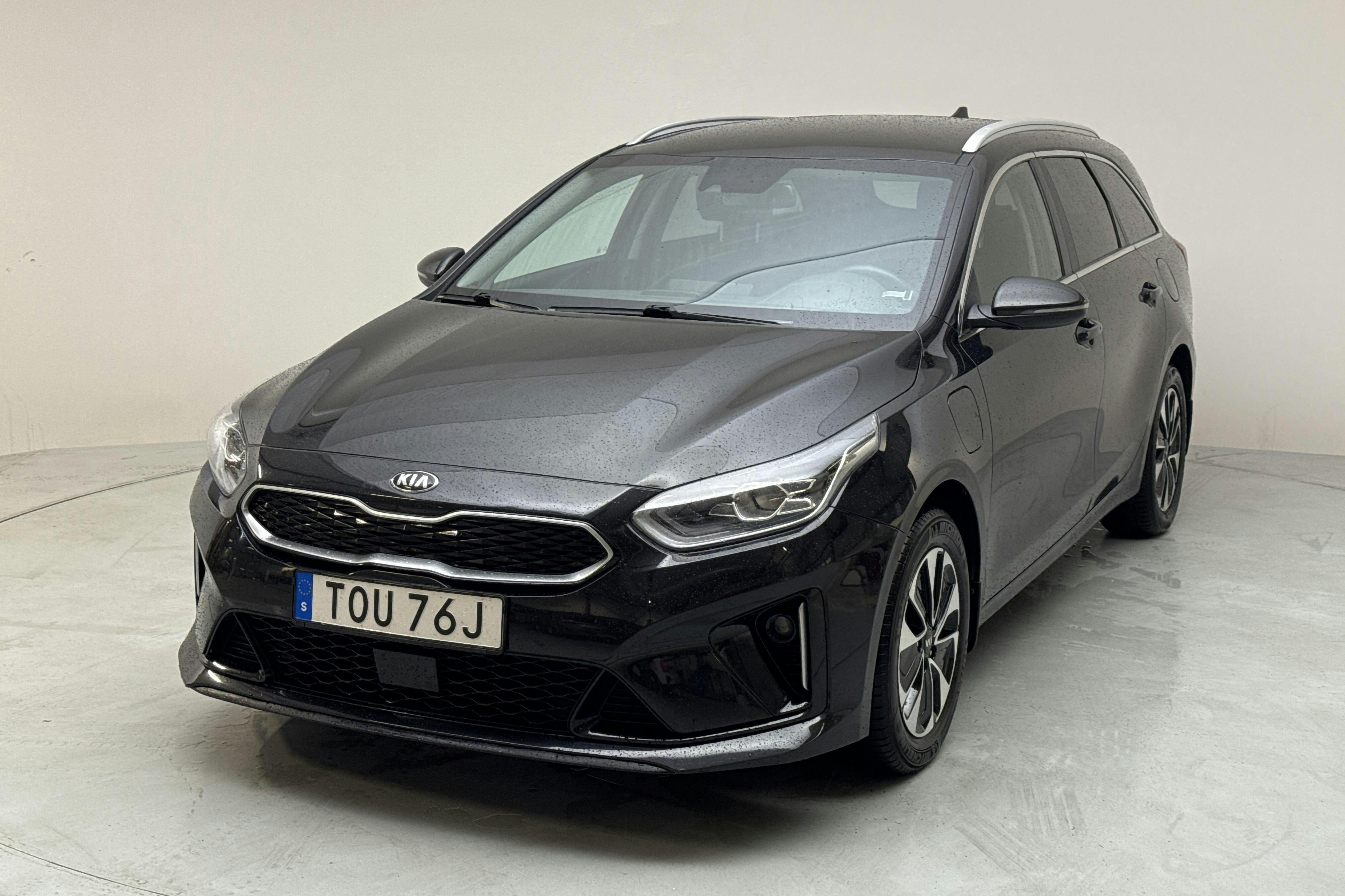 KIA Ceed 1.6 Plug-in Hybrid SW (141hk) - 90 880 km - Automatic - black - 2021