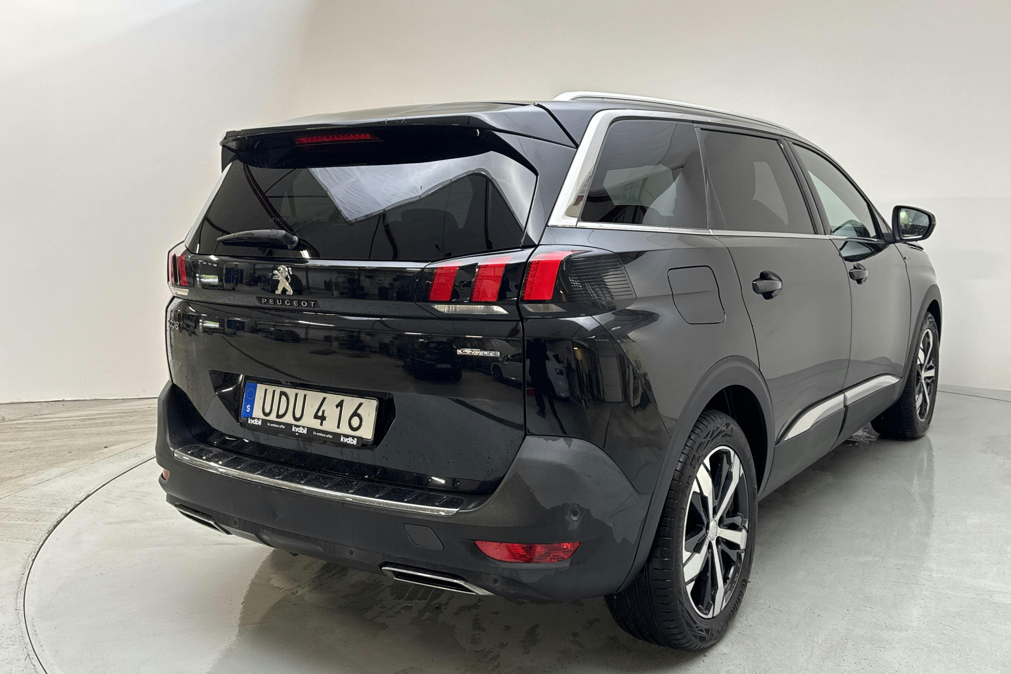 Peugeot 5008 1.6 PureTech (180hk) - 6 340 mil - Automat - svart - 2019