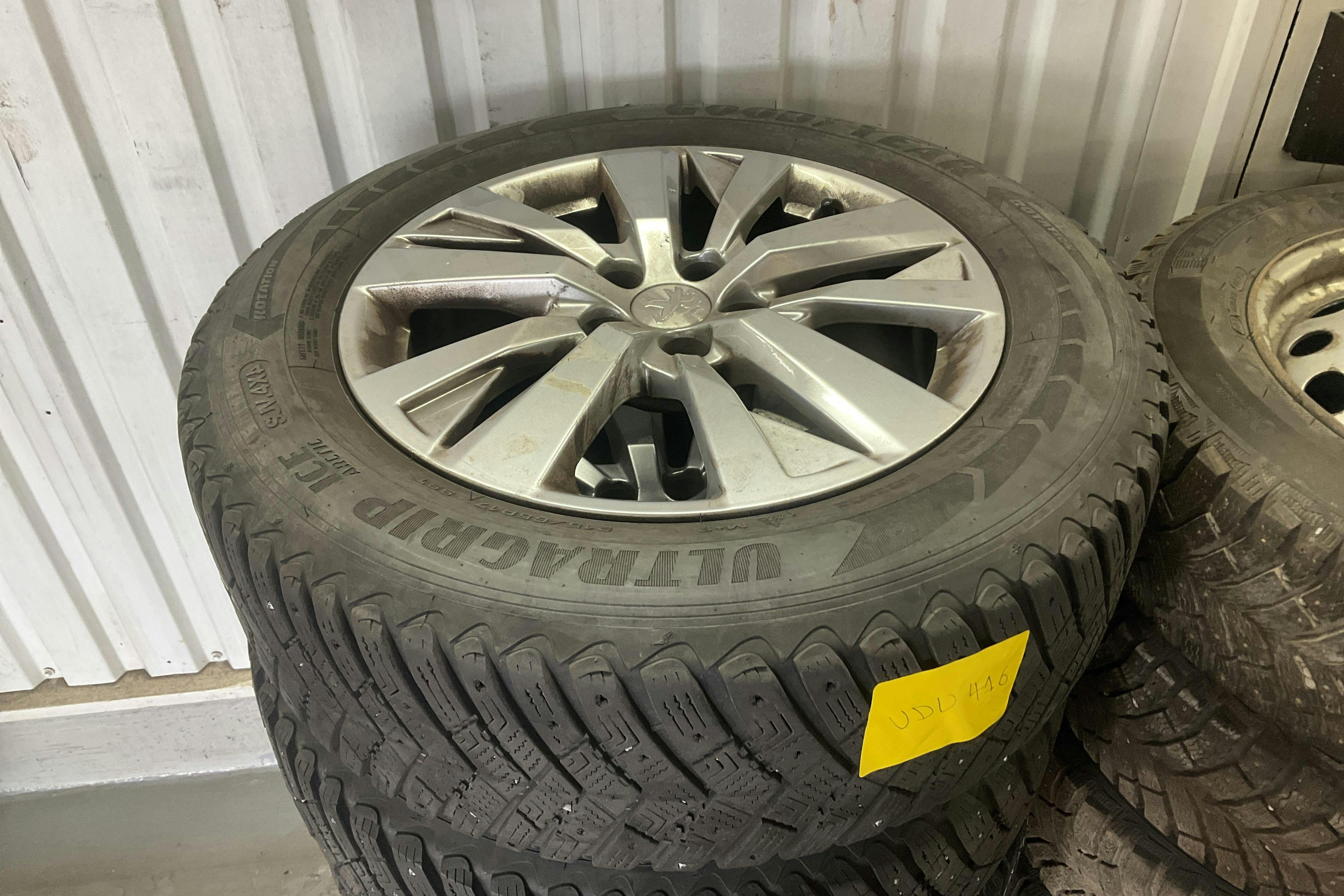 Peugeot 5008 1.6 PureTech (180hk) - 6 340 mil - Automat - svart - 2019