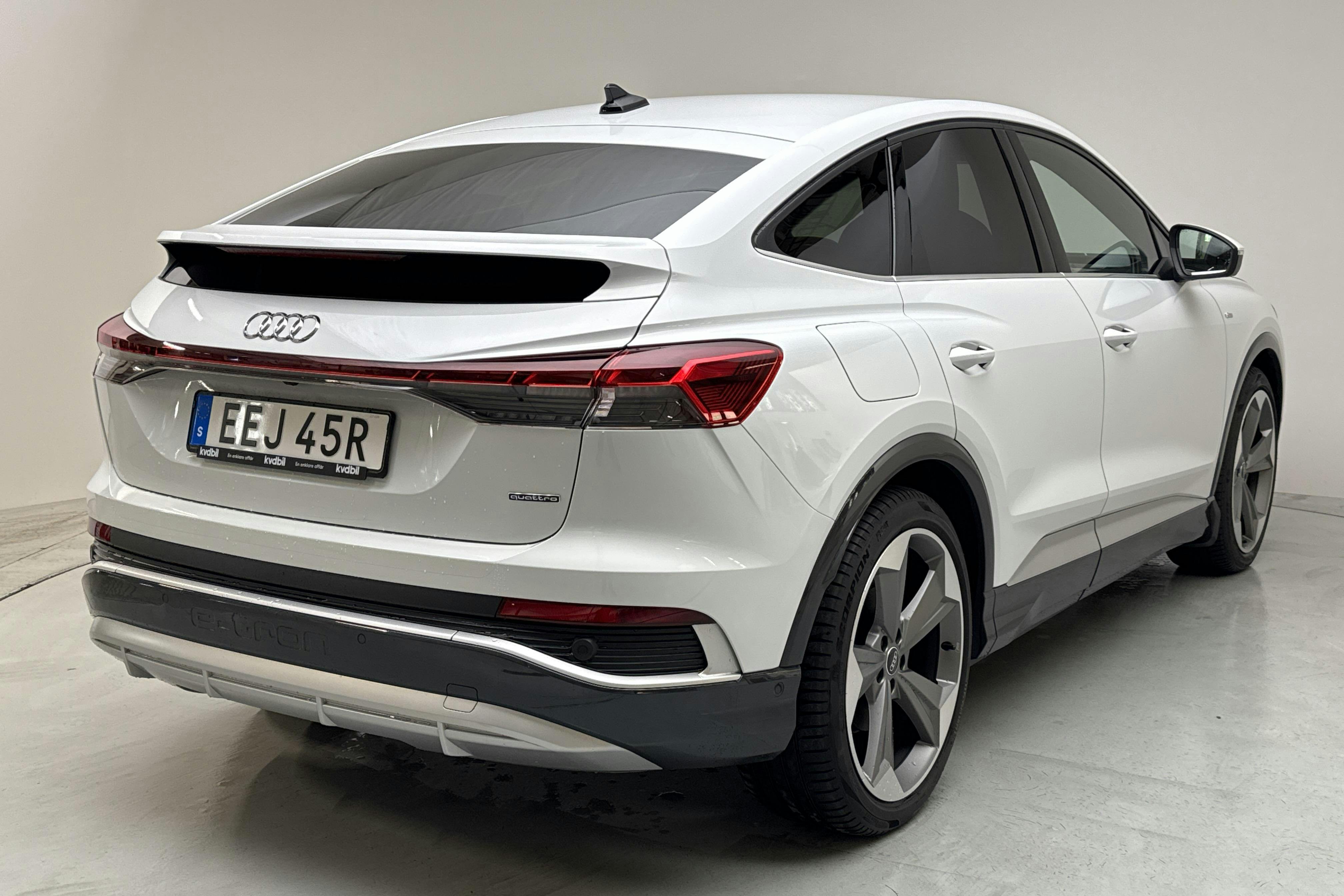 Audi Q4 45 Sportback e-tron quattro 77 kWh (265hk) - 32 090 km - Automatic - white - 2024