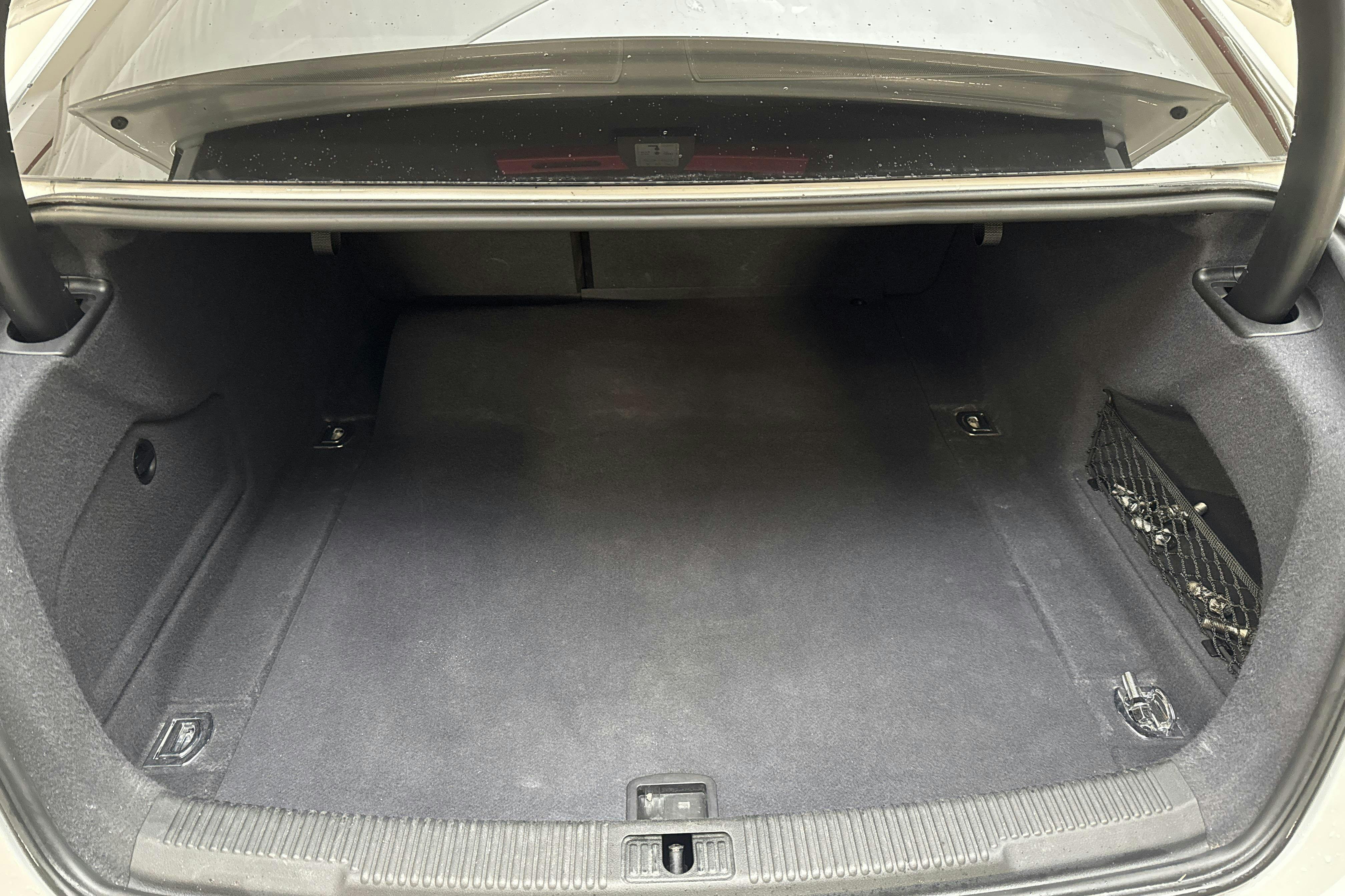 Audi A6 3.0 TDI quattro (204hk) - 18 260 mil - Automat - vit - 2014