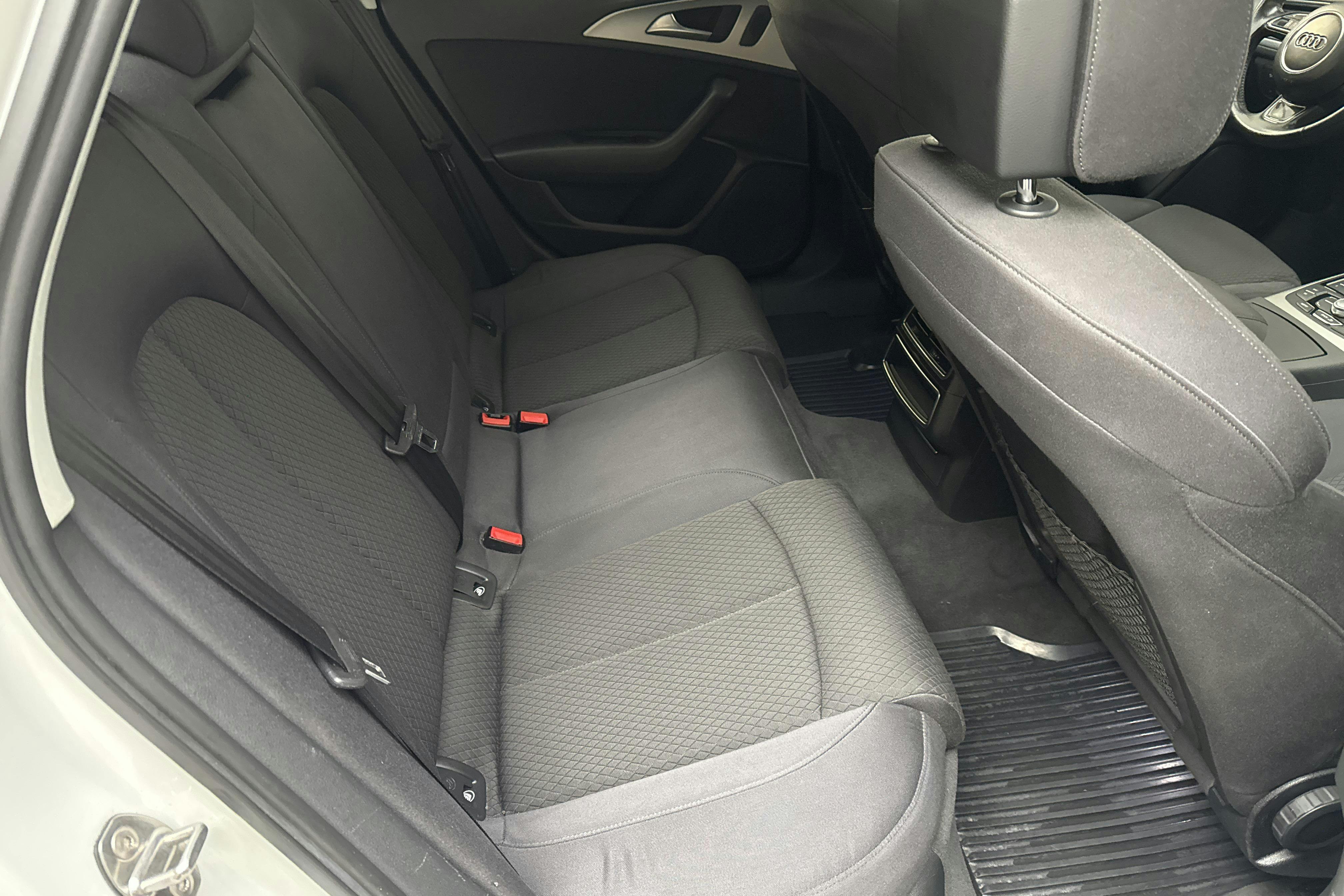 Audi A6 3.0 TDI quattro (204hk) - 18 260 mil - Automat - vit - 2014