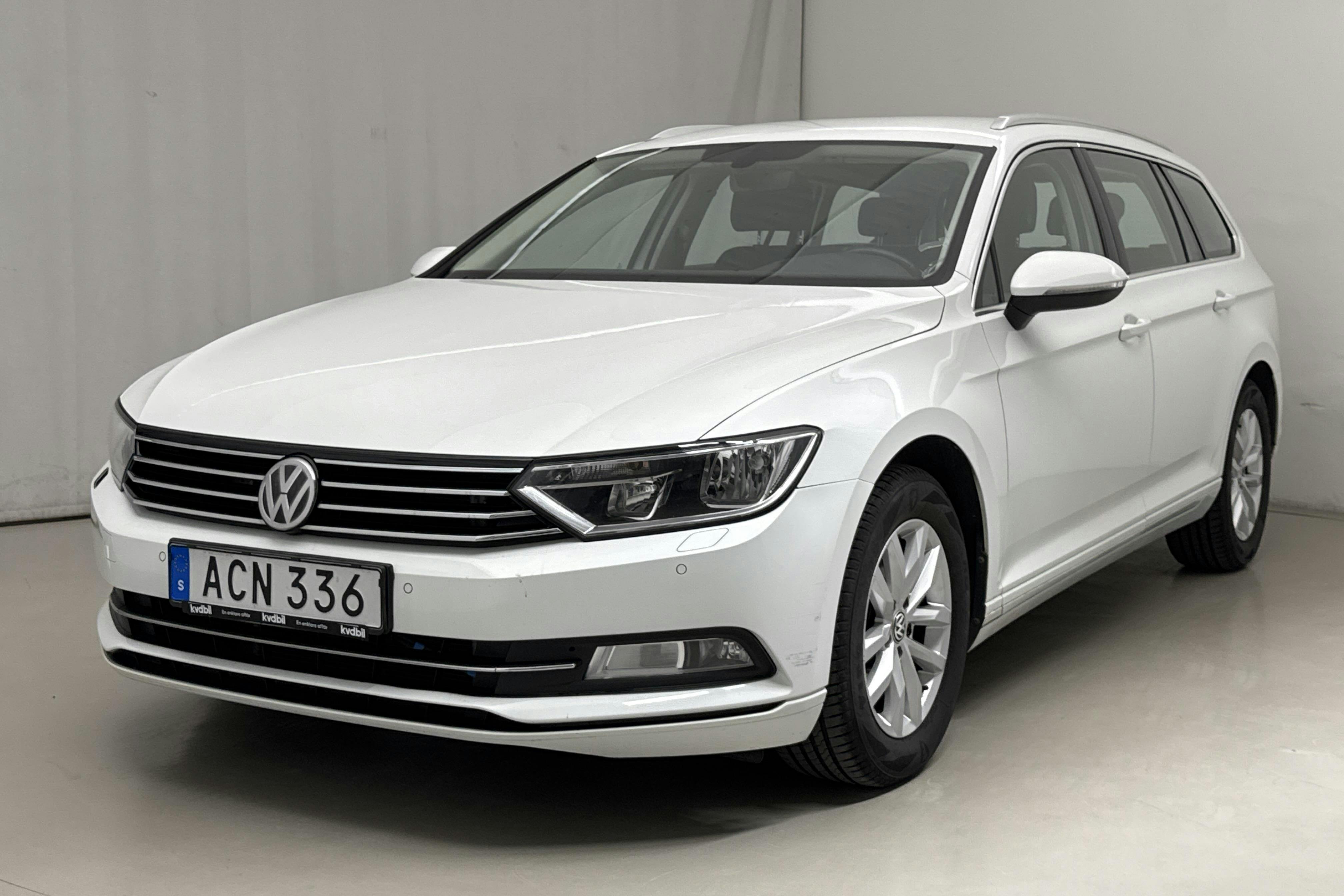 VW Passat 1.4 TSI Sportscombi (150hk) - 11 488 mil - Manuell - vit - 2016