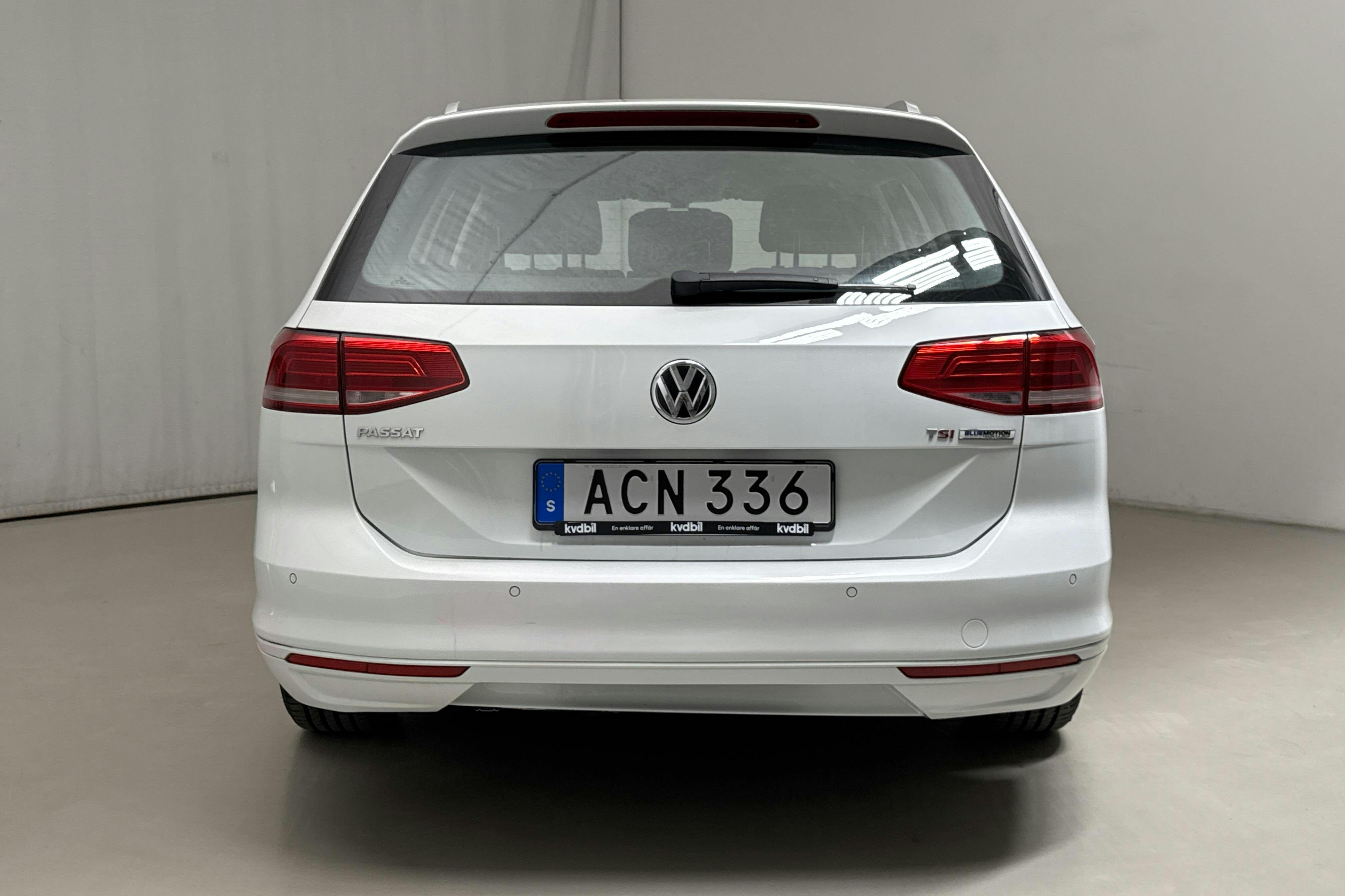 VW Passat 1.4 TSI Sportscombi (150hk) - 11 488 mil - Manuell - vit - 2016