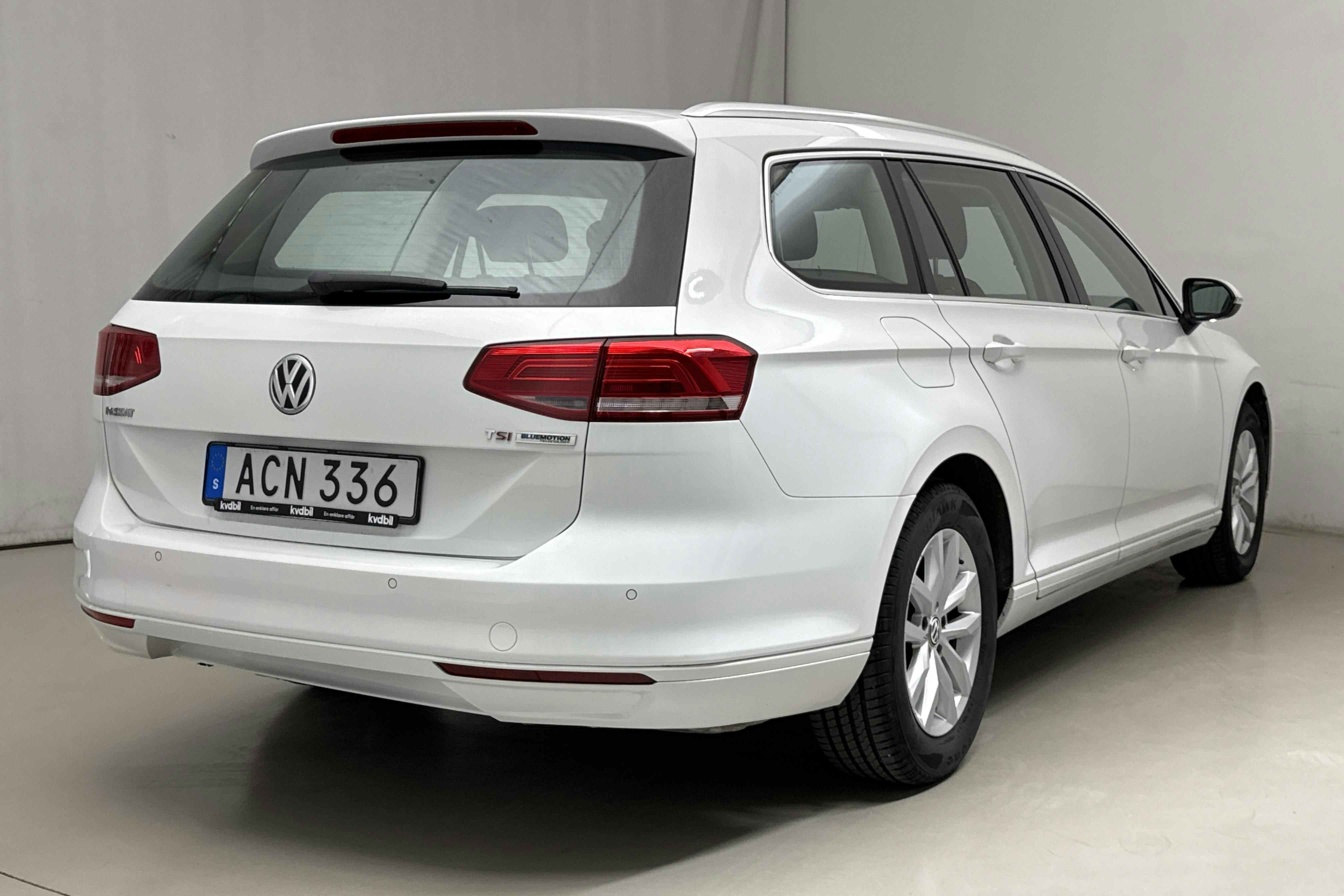 VW Passat 1.4 TSI Sportscombi (150hk) - 11 488 mil - Manuell - vit - 2016