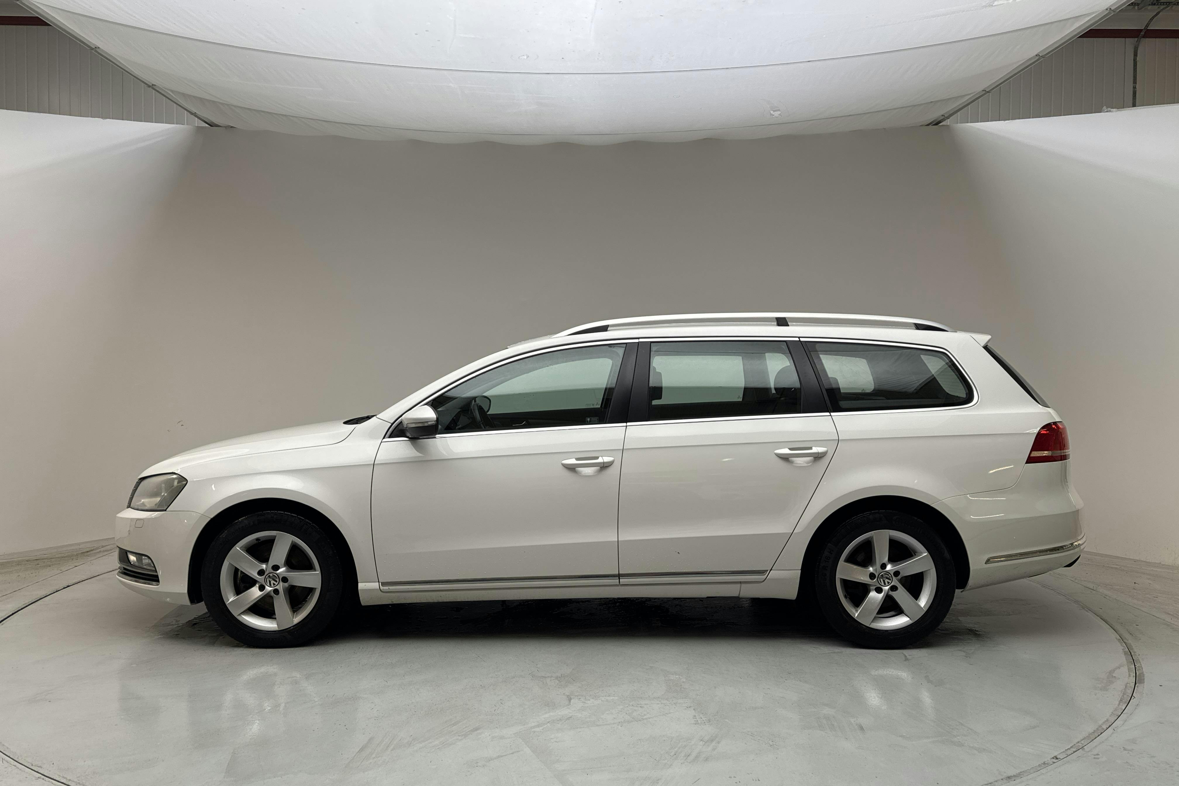 VW Passat 2.0 TDI BlueMotion Technology Variant (140hk) - 18 263 mil - Manuell - vit - 2013
