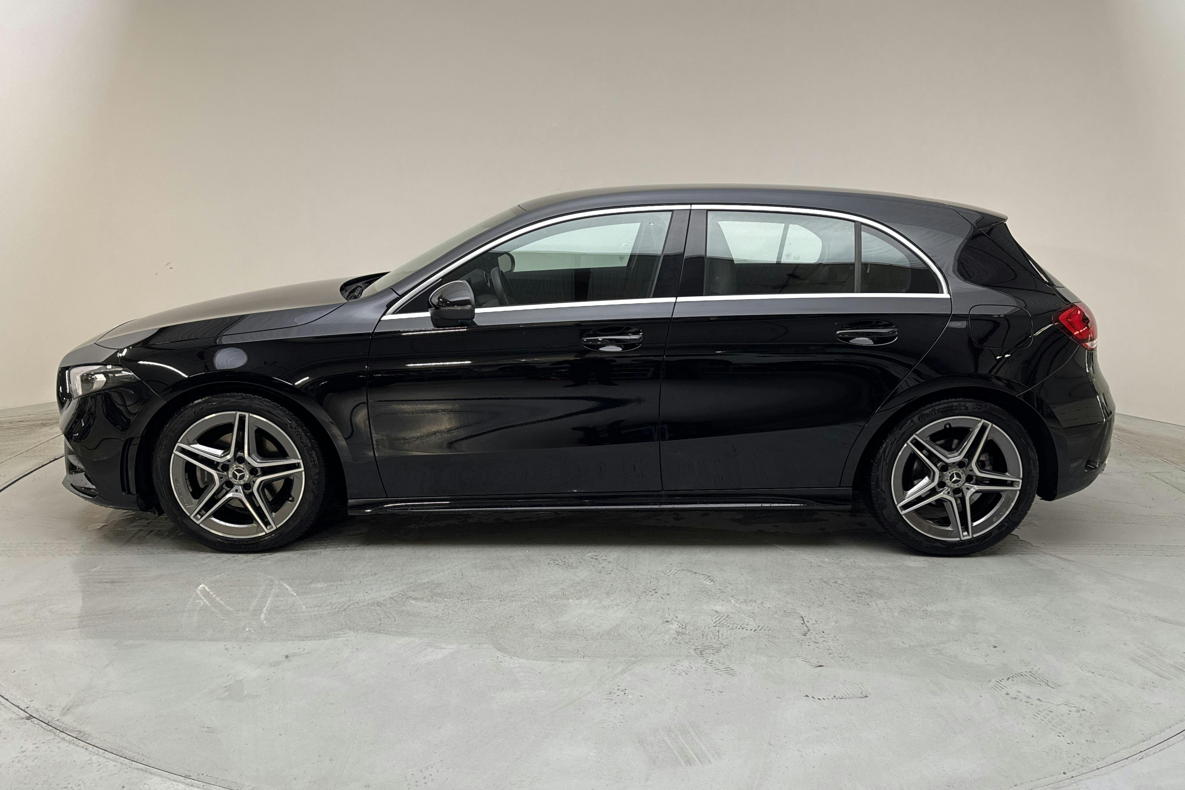 Mercedes A 180 5dr W177 (136hk) - 886 mil - Automat - svart - 2022