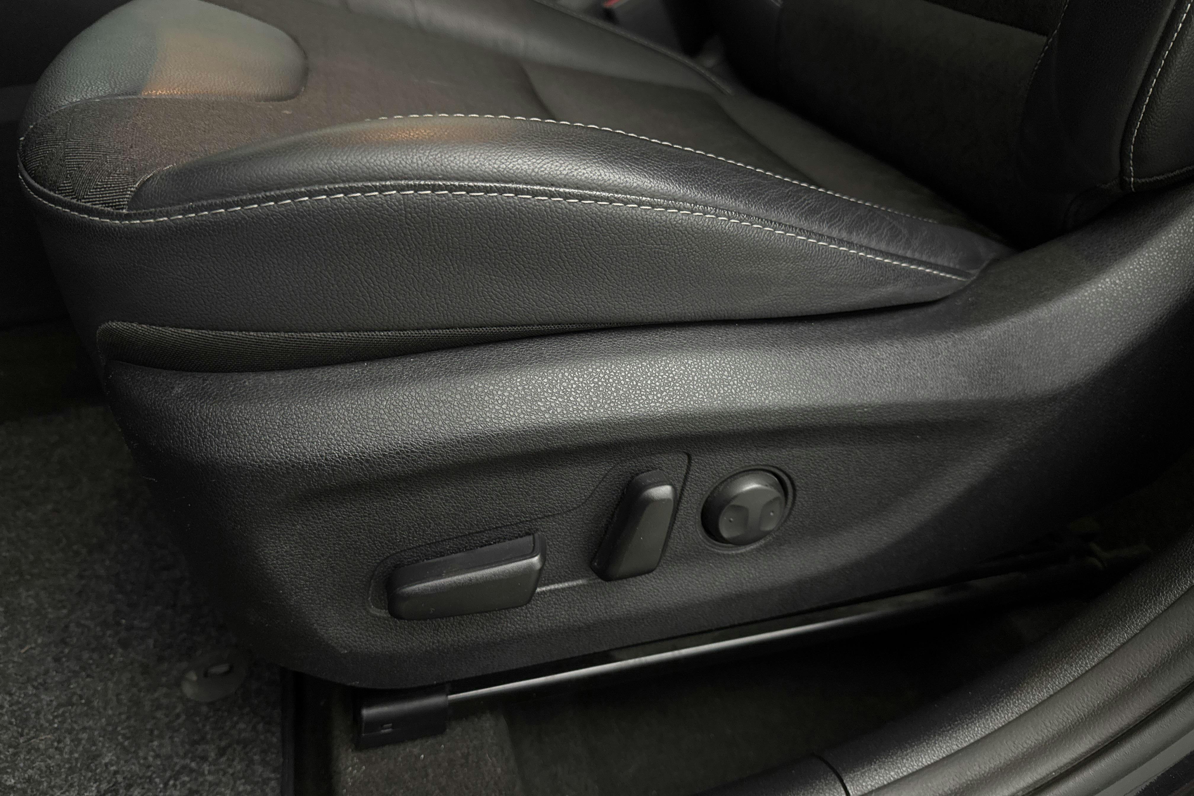 KIA Niro Plug-in Hybrid 1.6 (141hk) - 6 793 mil - Automat - svart - 2021