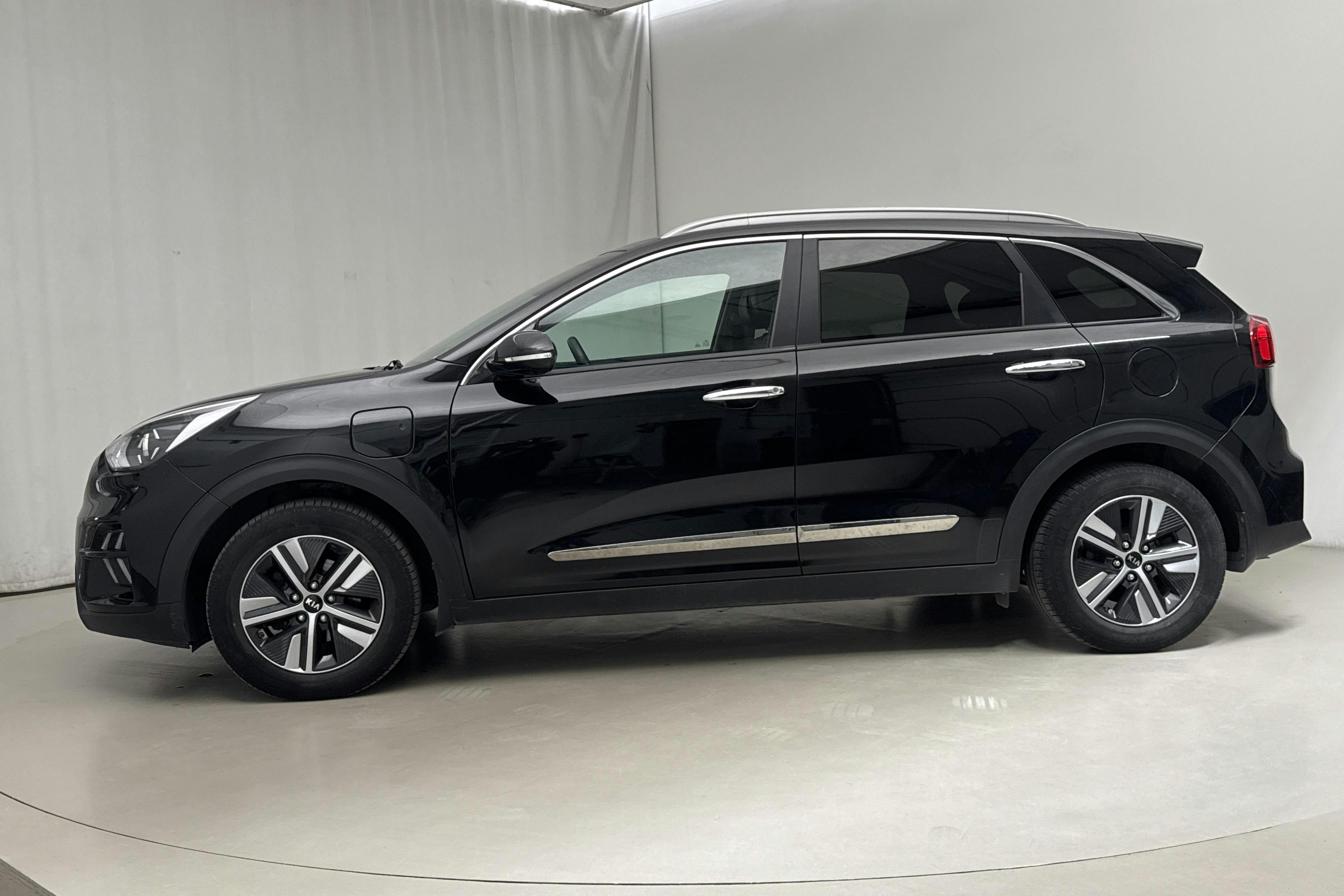KIA Niro Plug-in Hybrid 1.6 (141hk) - 6 793 mil - Automat - svart - 2021