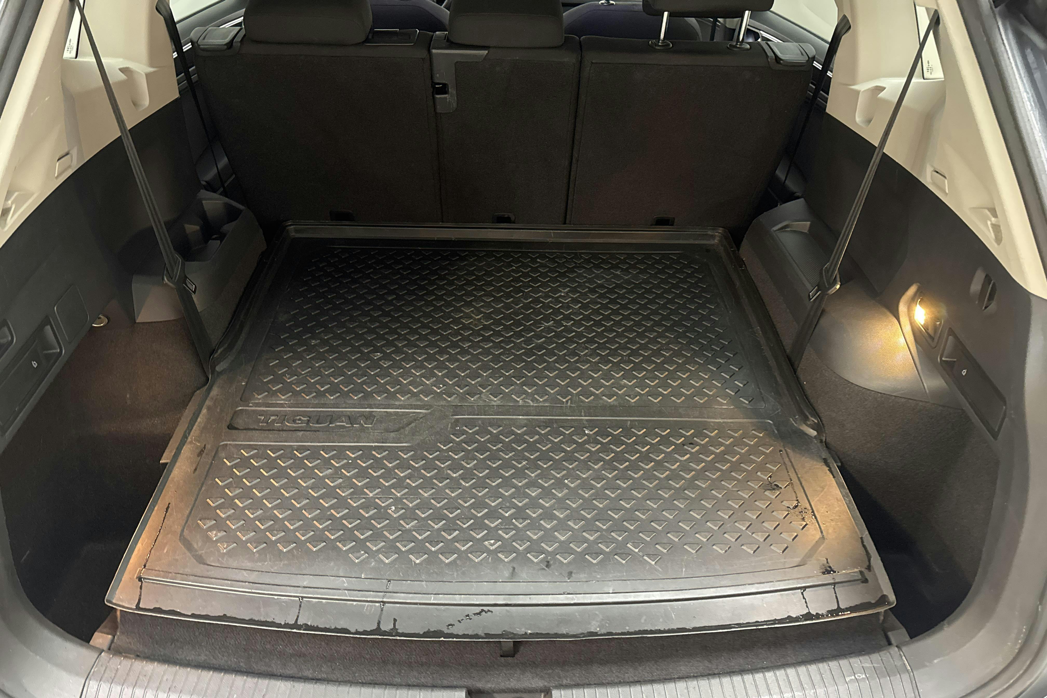 VW Tiguan Allspace 2.0 TDI 4MOTION (200hk) - 19 955 mil - Automat - Dark Grey - 2021