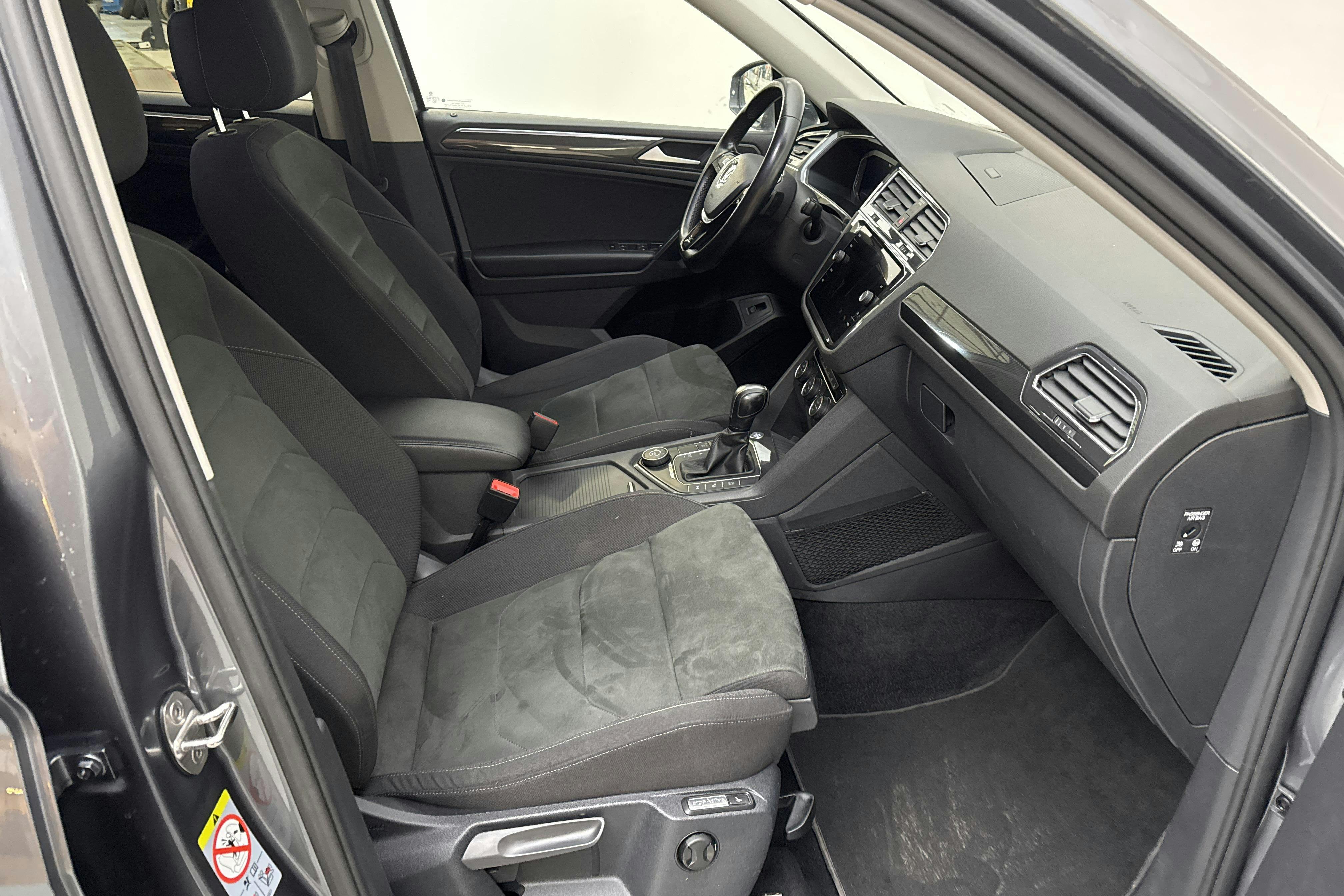 VW Tiguan Allspace 2.0 TDI 4MOTION (200hk) - 19 955 mil - Automat - Dark Grey - 2021