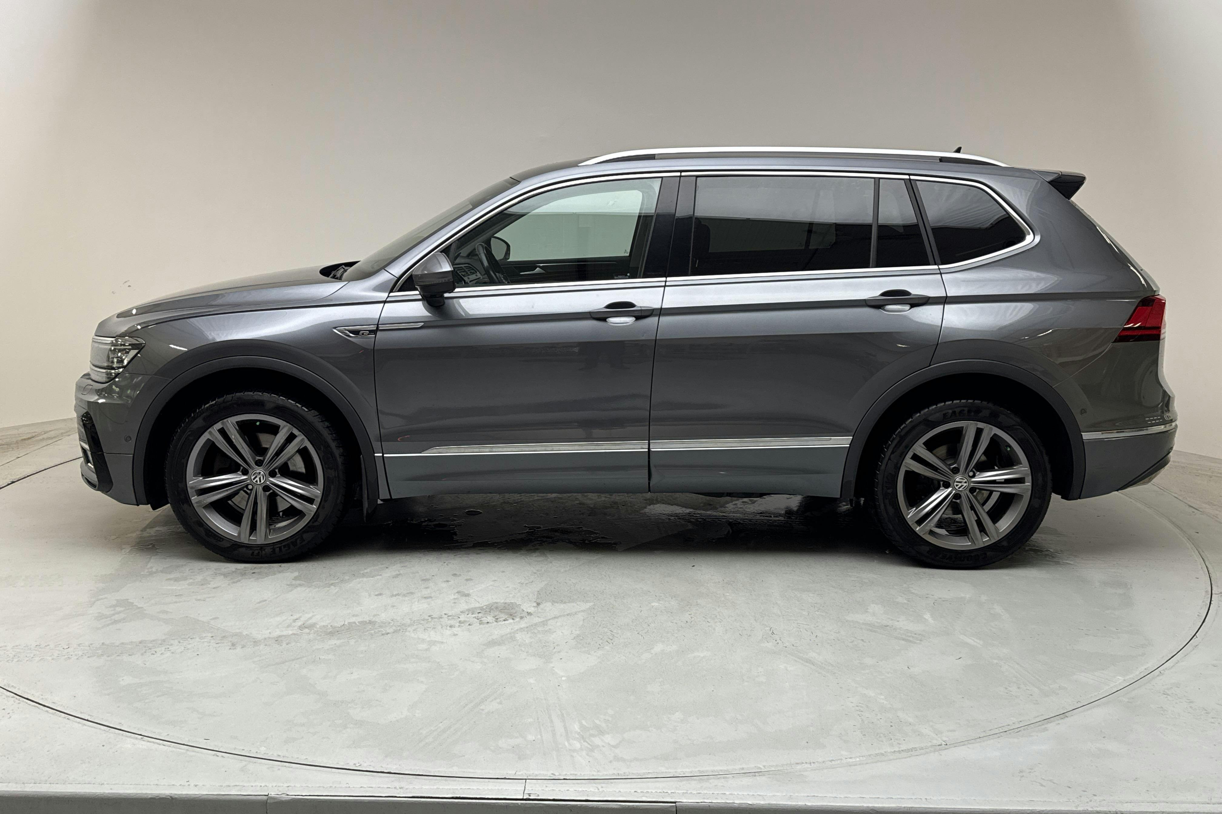 VW Tiguan Allspace 2.0 TDI 4MOTION (200hk) - 19 955 mil - Automat - Dark Grey - 2021
