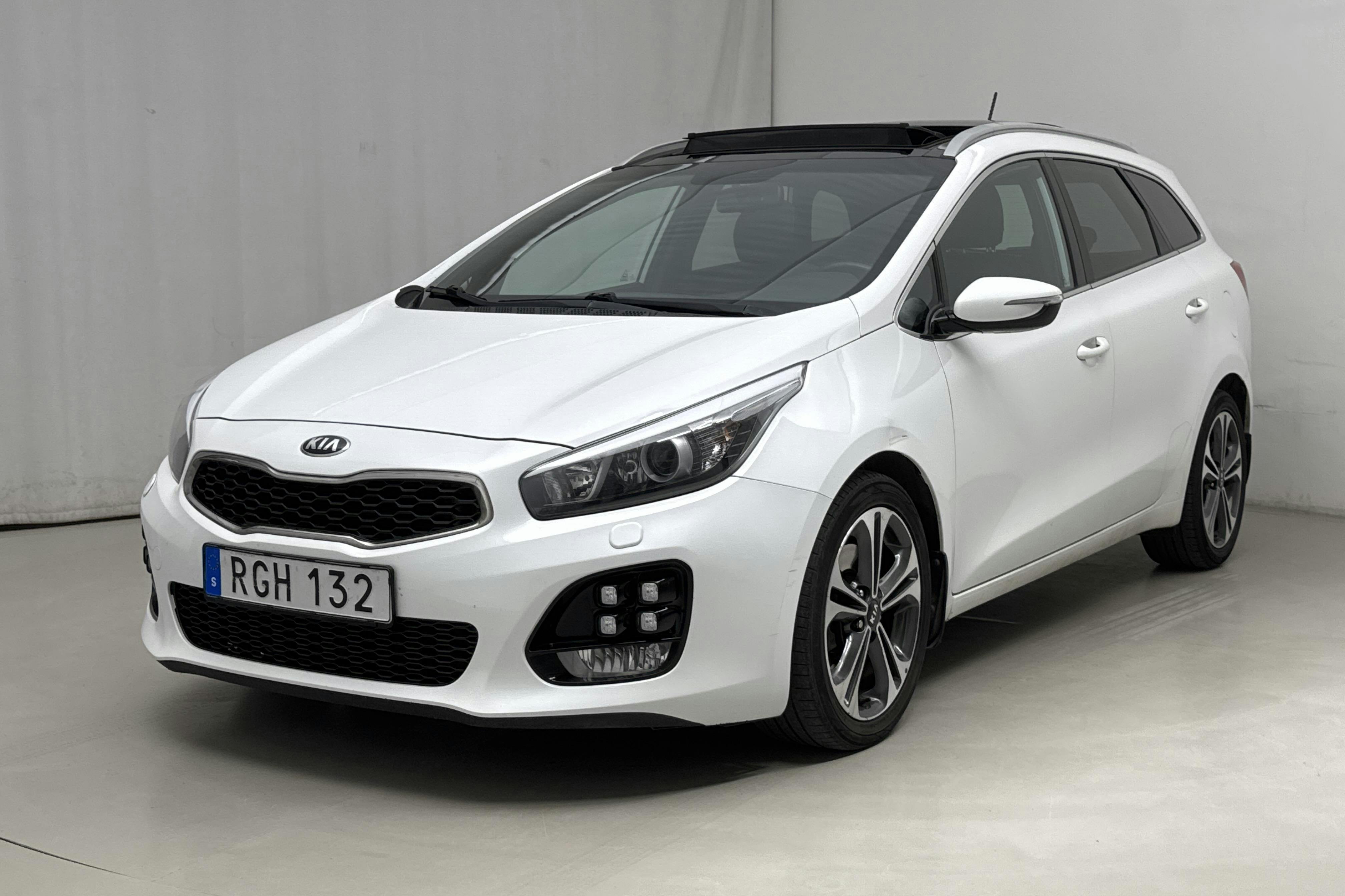 KIA Cee'd 1.6 CRDi SW (136hk) - 9 066 mil - Manuell - vit - 2016