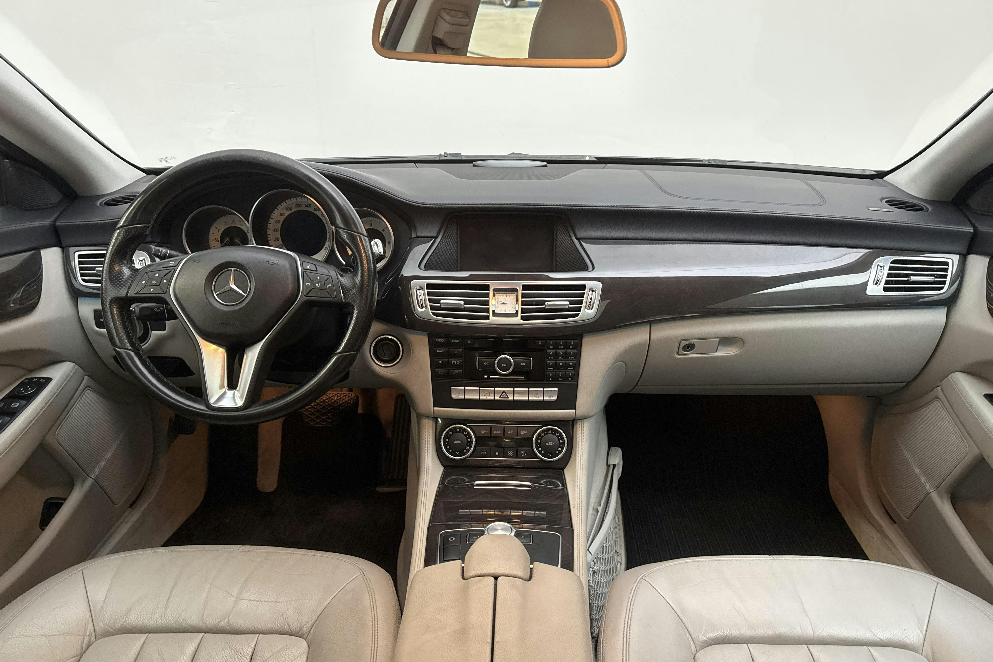 Mercedes CLS 350 CDI (265hk) - 21 638 mil - Automat - svart - 2011