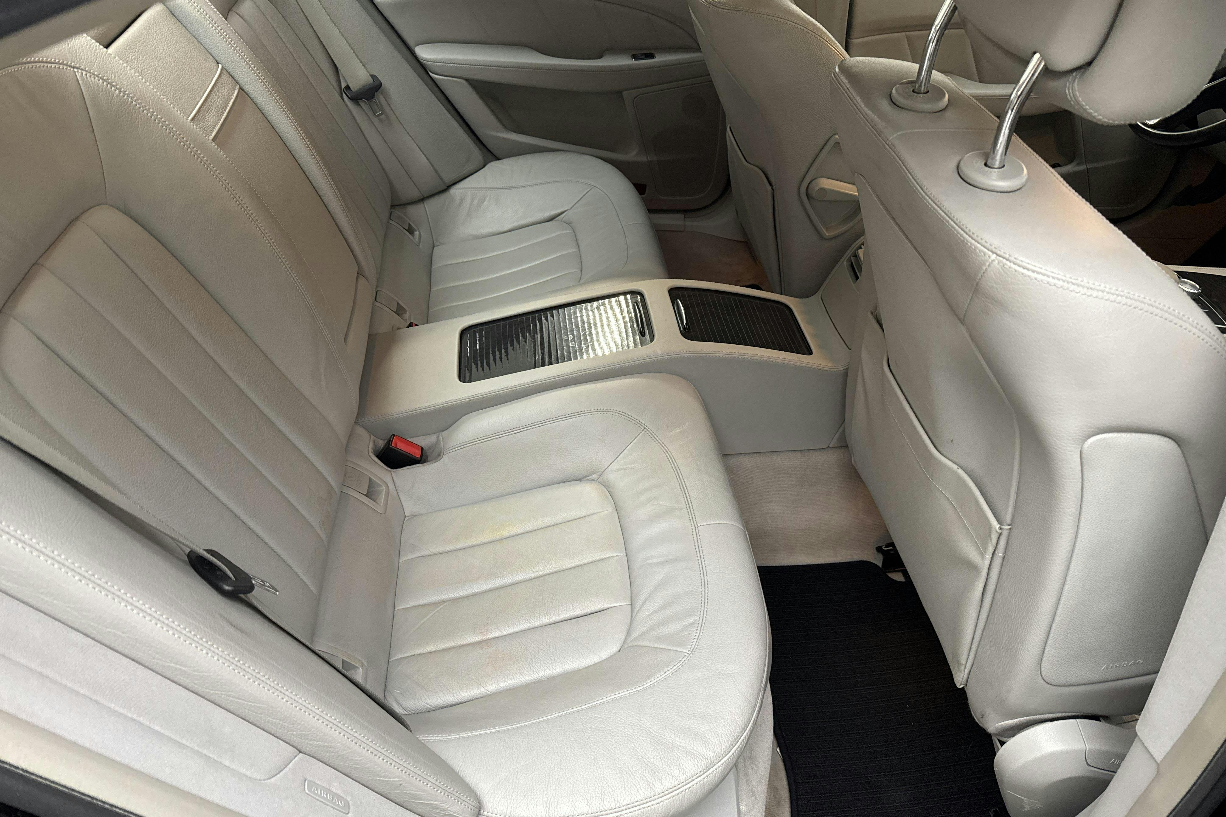 Mercedes CLS 350 CDI (265hk) - 21 638 mil - Automat - svart - 2011