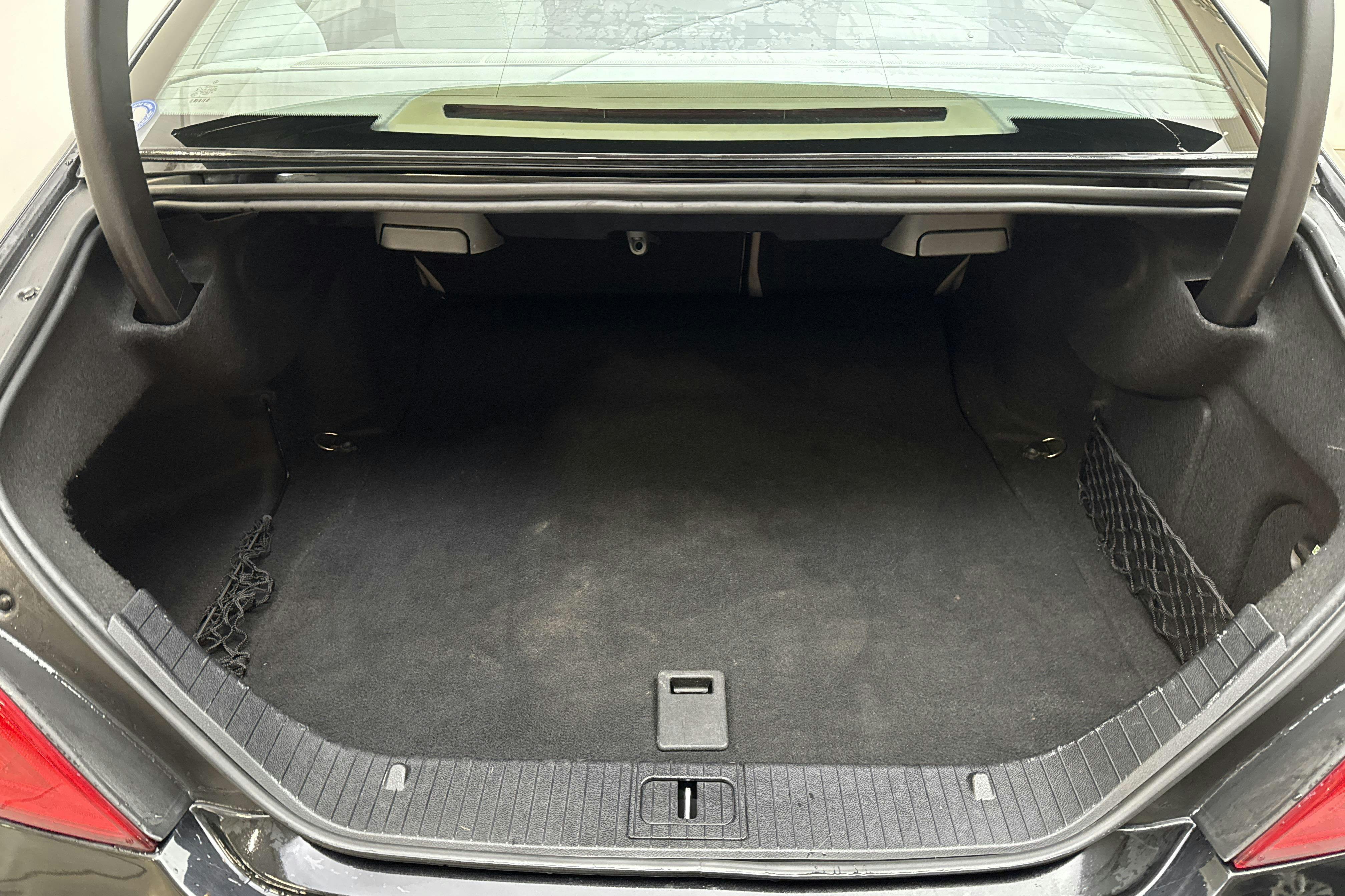 Mercedes CLS 350 CDI (265hk) - 21 638 mil - Automat - svart - 2011