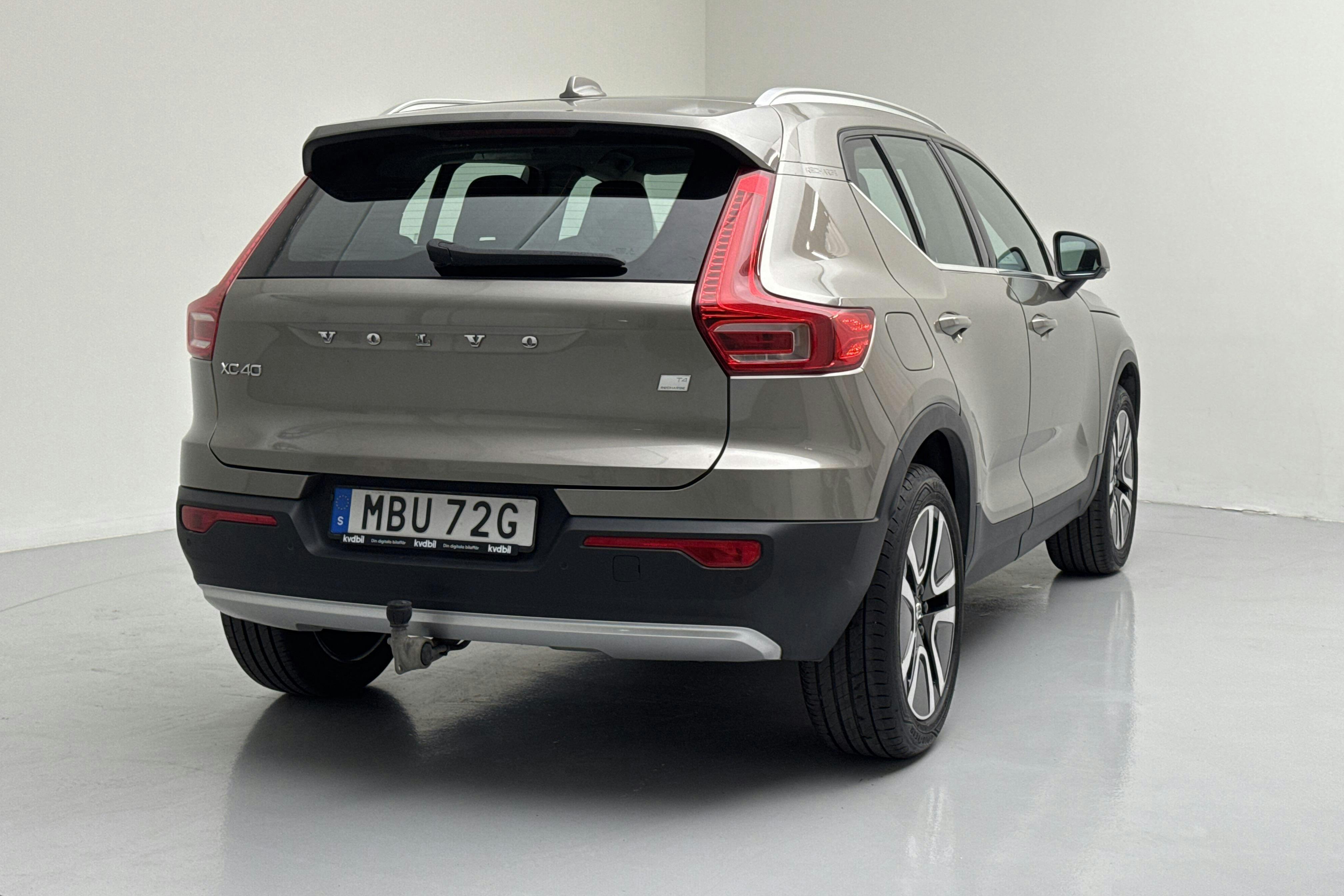 Volvo XC40 T4 2WD Twin Engine (211hk) - 78 240 km - Automatic - gray - 2022