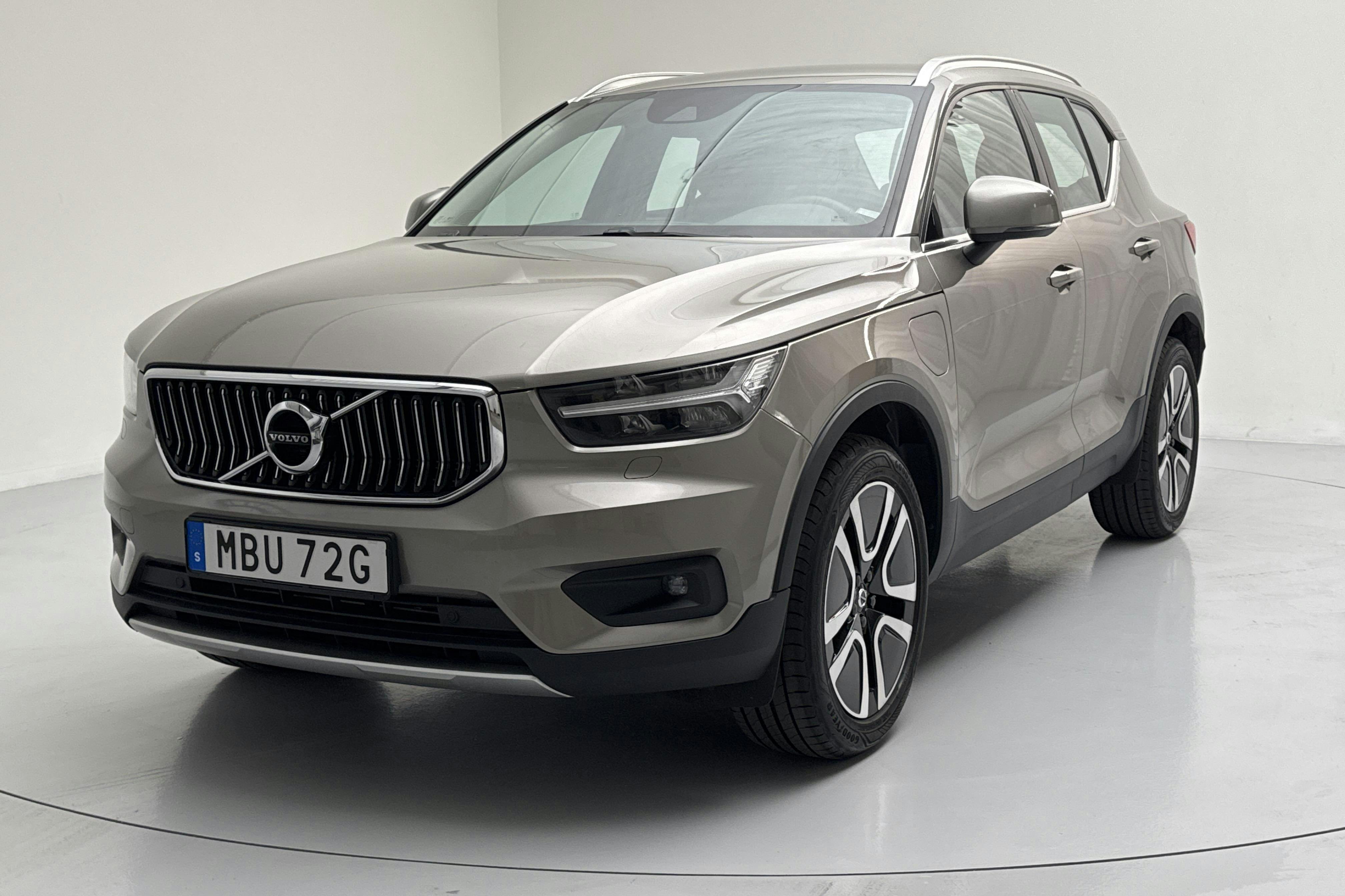 Volvo XC40 T4 2WD Twin Engine (211hk) - 7 824 mil - Automat - grå - 2022