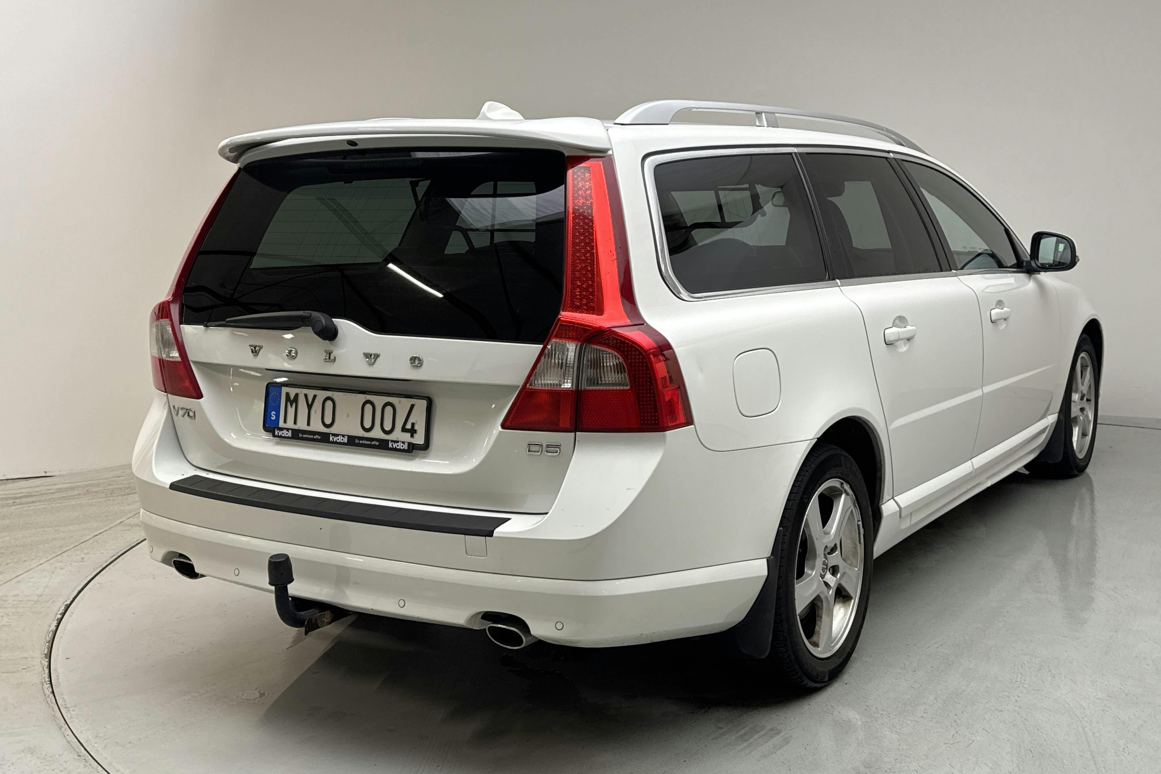 Volvo V70 II D5 (215hk) - 211 390 km - Automatic - white - 2013