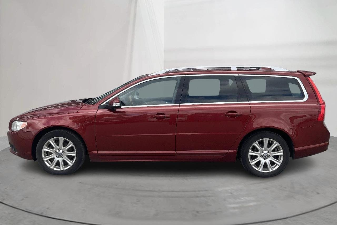 Volvo V70 II D5 (205hk) - 242 640 km - Manual - red - 2011