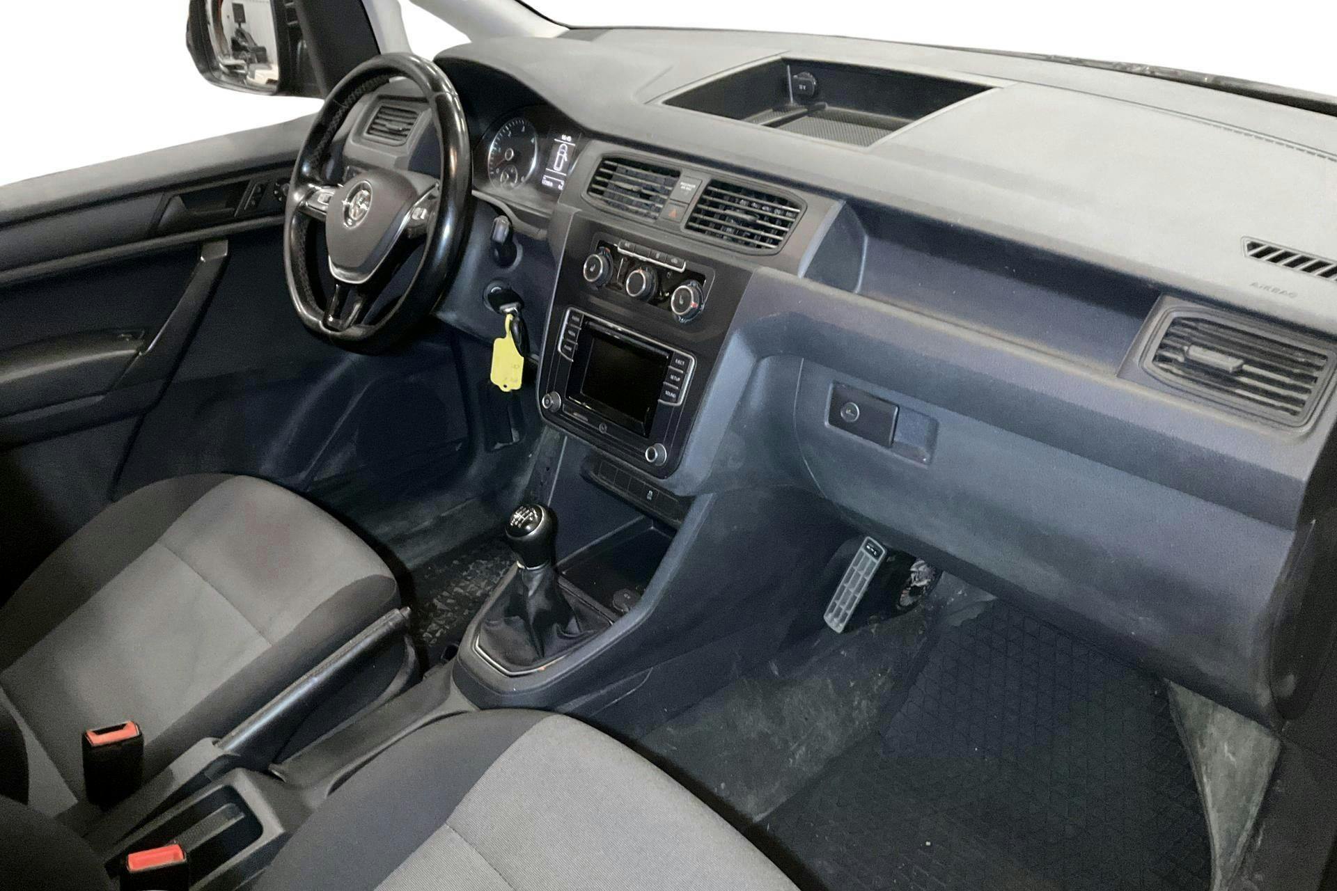 VW Caddy 2.0 TDI Skåp 4MOTION (110hk) - 173 960 km - Käsitsi - must - 2016