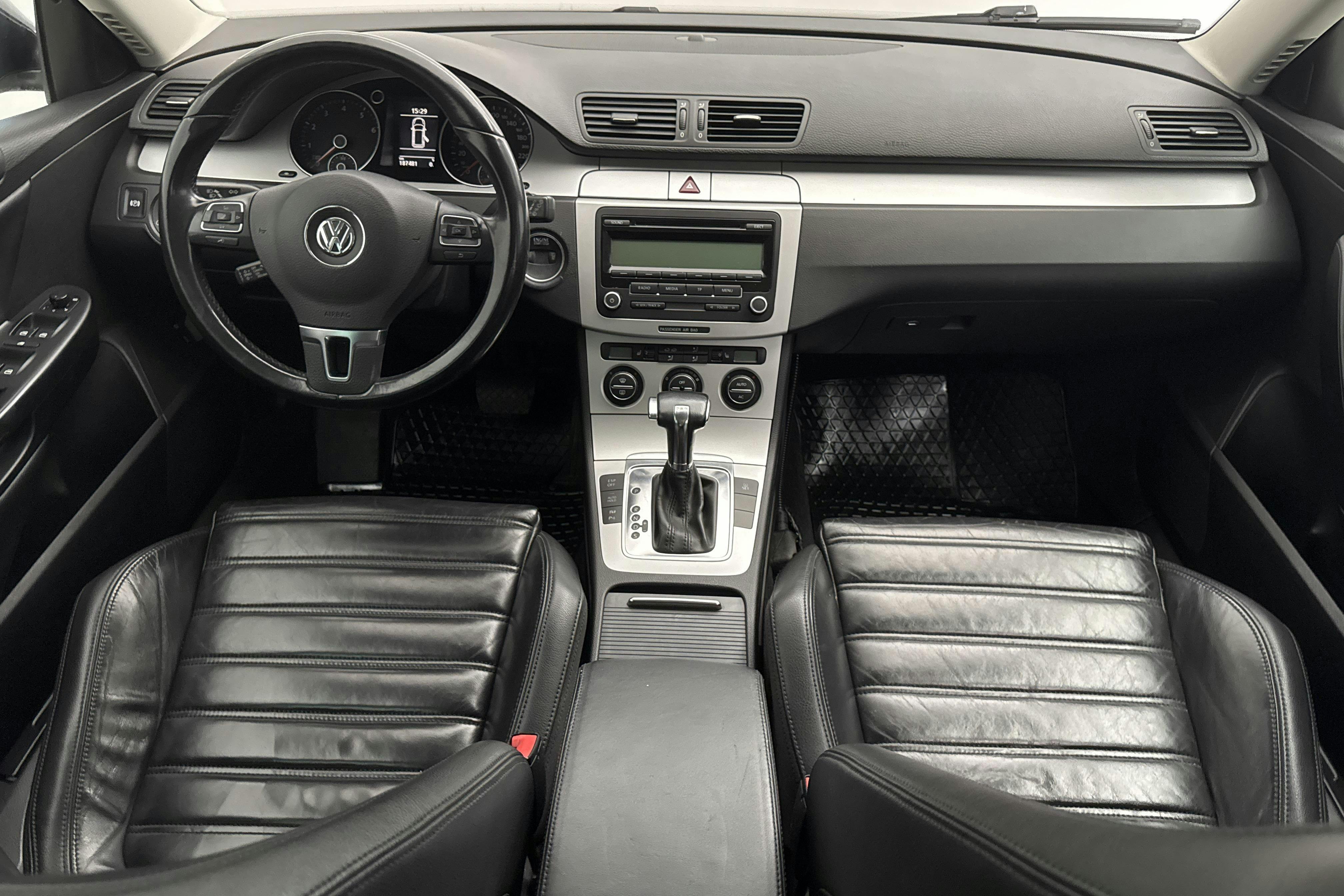 VW Passat 1.4 TSI EcoFuel Variant (150hk) - 187 480 km - Automatic - black - 2010