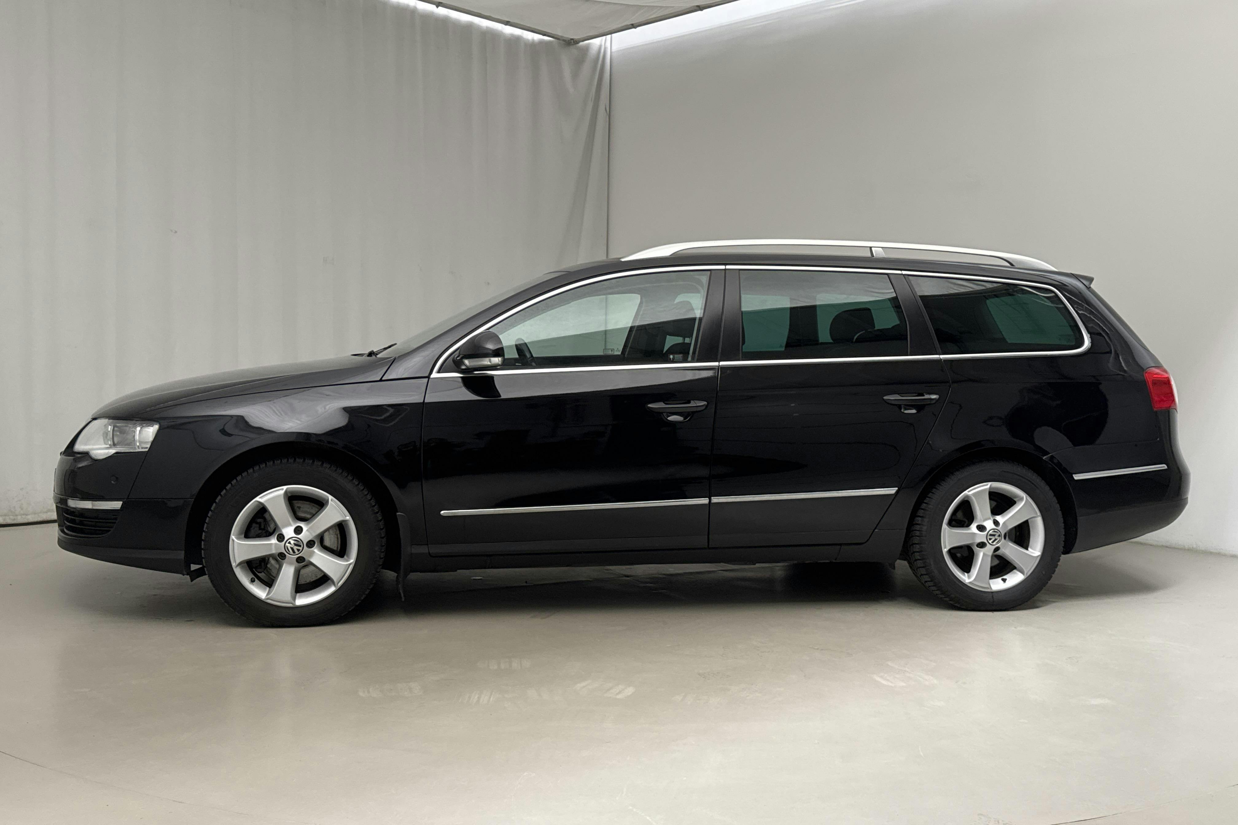 VW Passat 1.4 TSI EcoFuel Variant (150hk) - 18 748 mil - Automat - svart - 2010