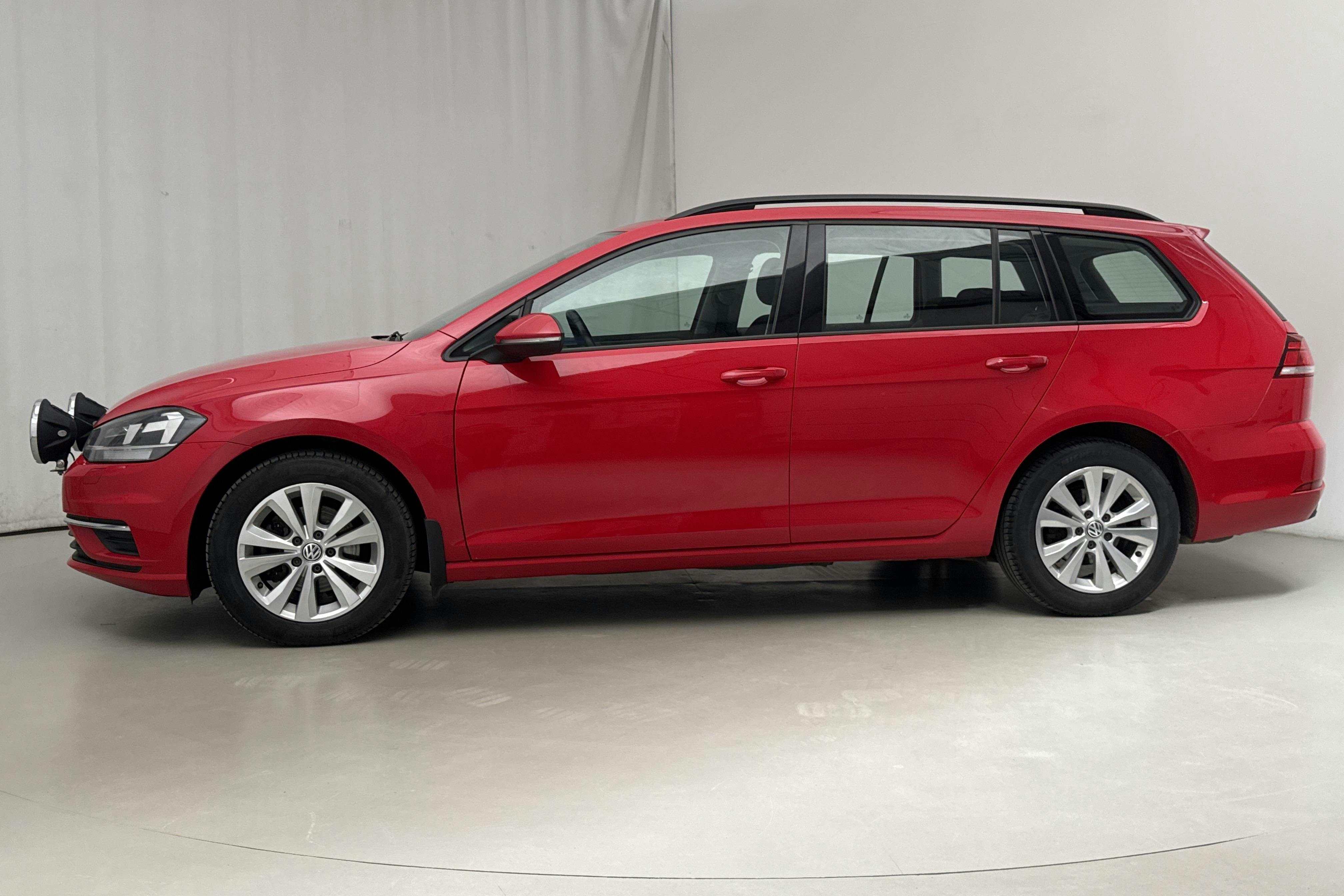 VW Golf VII 2.0 TDI Sportscombi 4MOTION (150hk) - 160 460 km - Manual - red - 2018