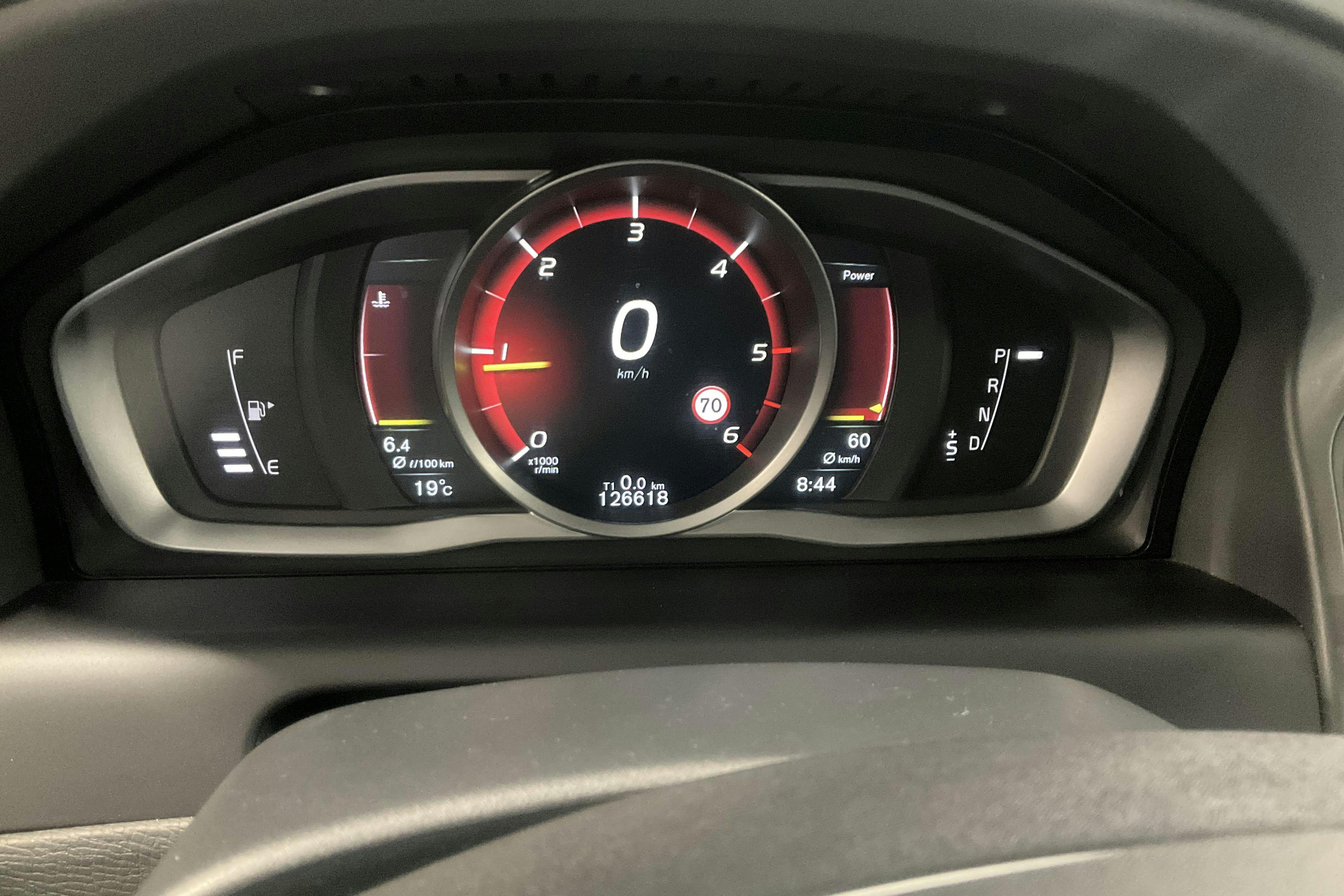 Volvo XC60 D4 2WD (190hk) - 12 662 mil - Automat - silver - 2017