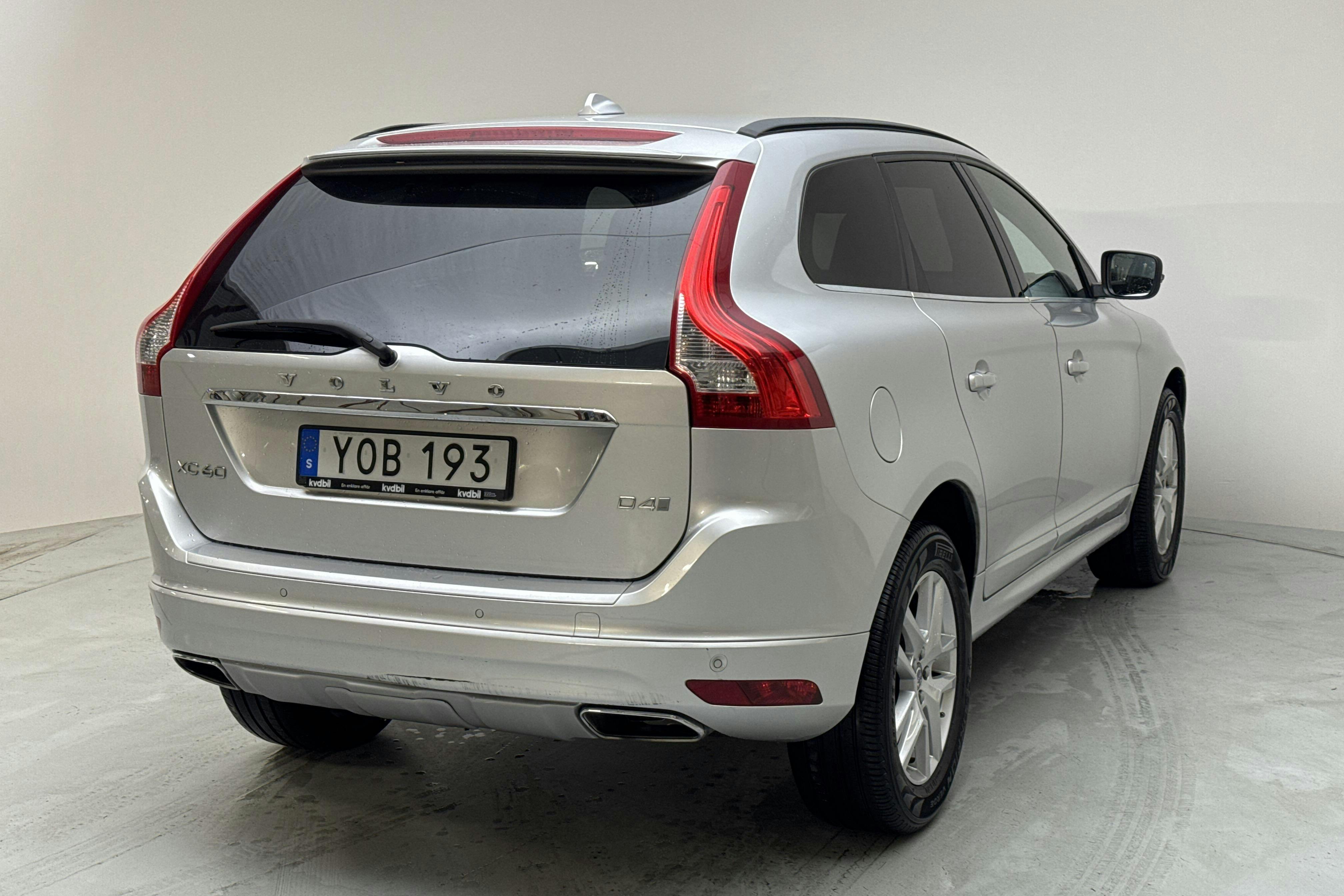 Volvo XC60 D4 2WD (190hk) - 12 662 mil - Automat - silver - 2017
