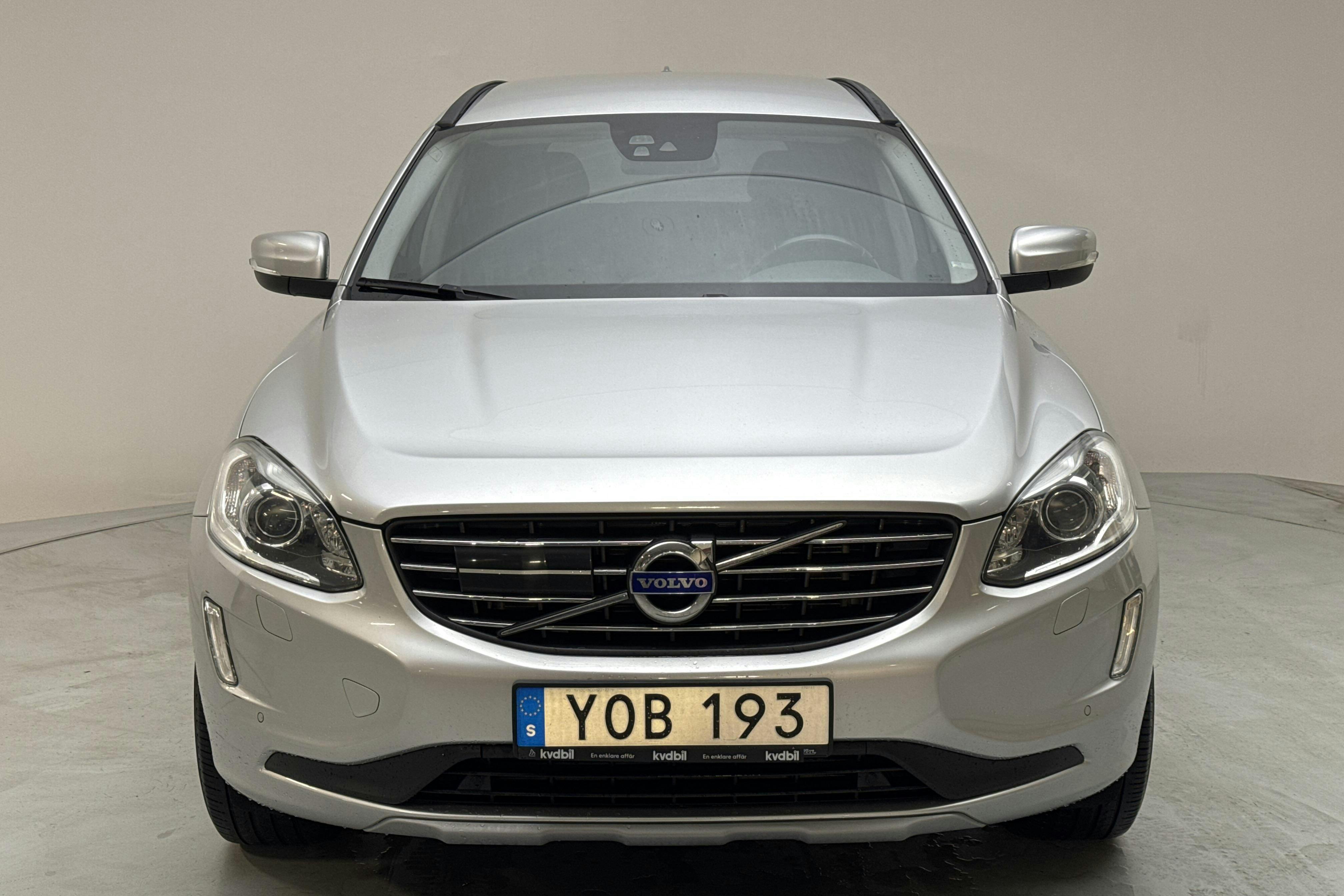 Volvo XC60 D4 2WD (190hk) - 12 662 mil - Automat - silver - 2017