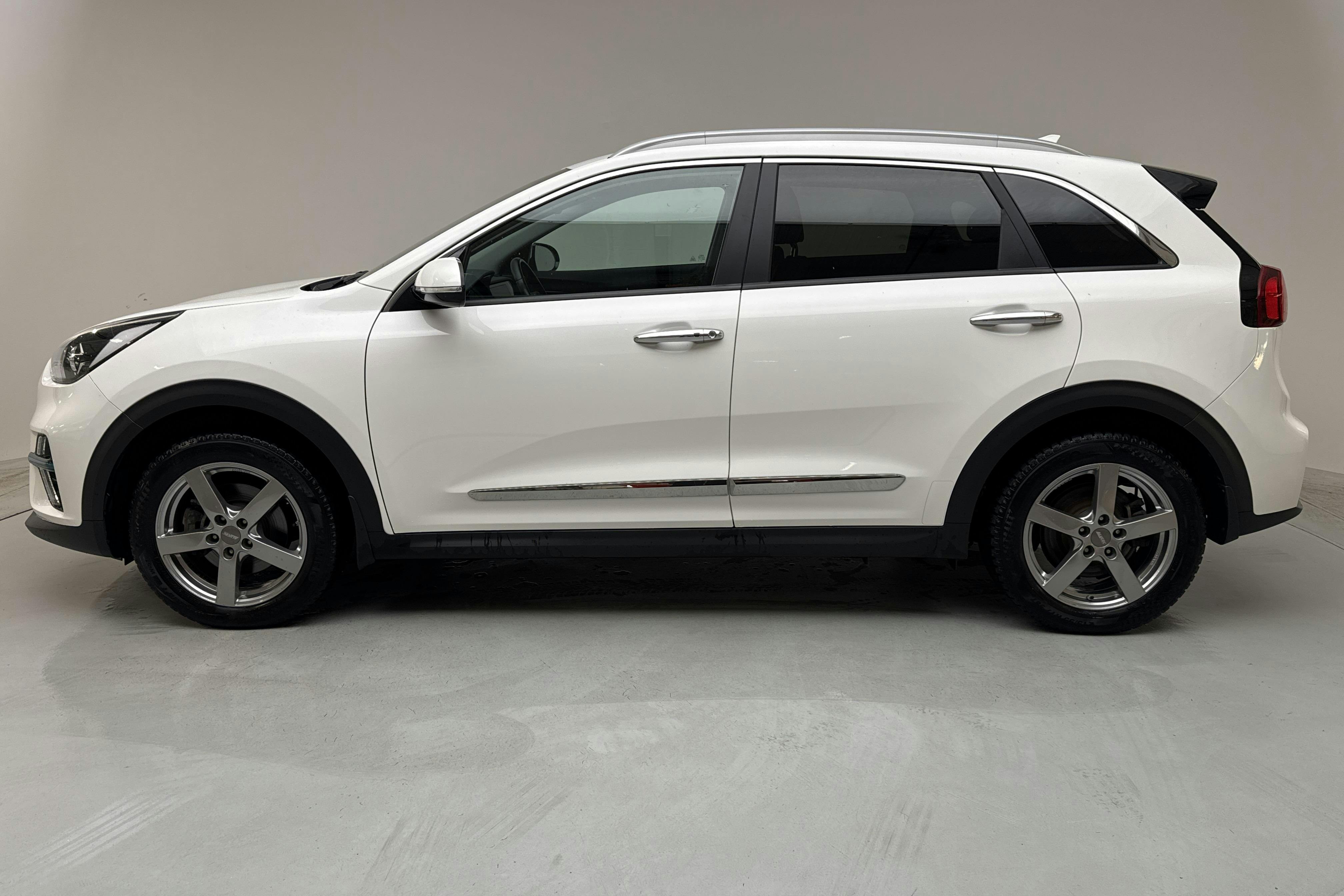 KIA e-Niro 64 kWh (204hk) - 7 695 mil - Automat - vit - 2022