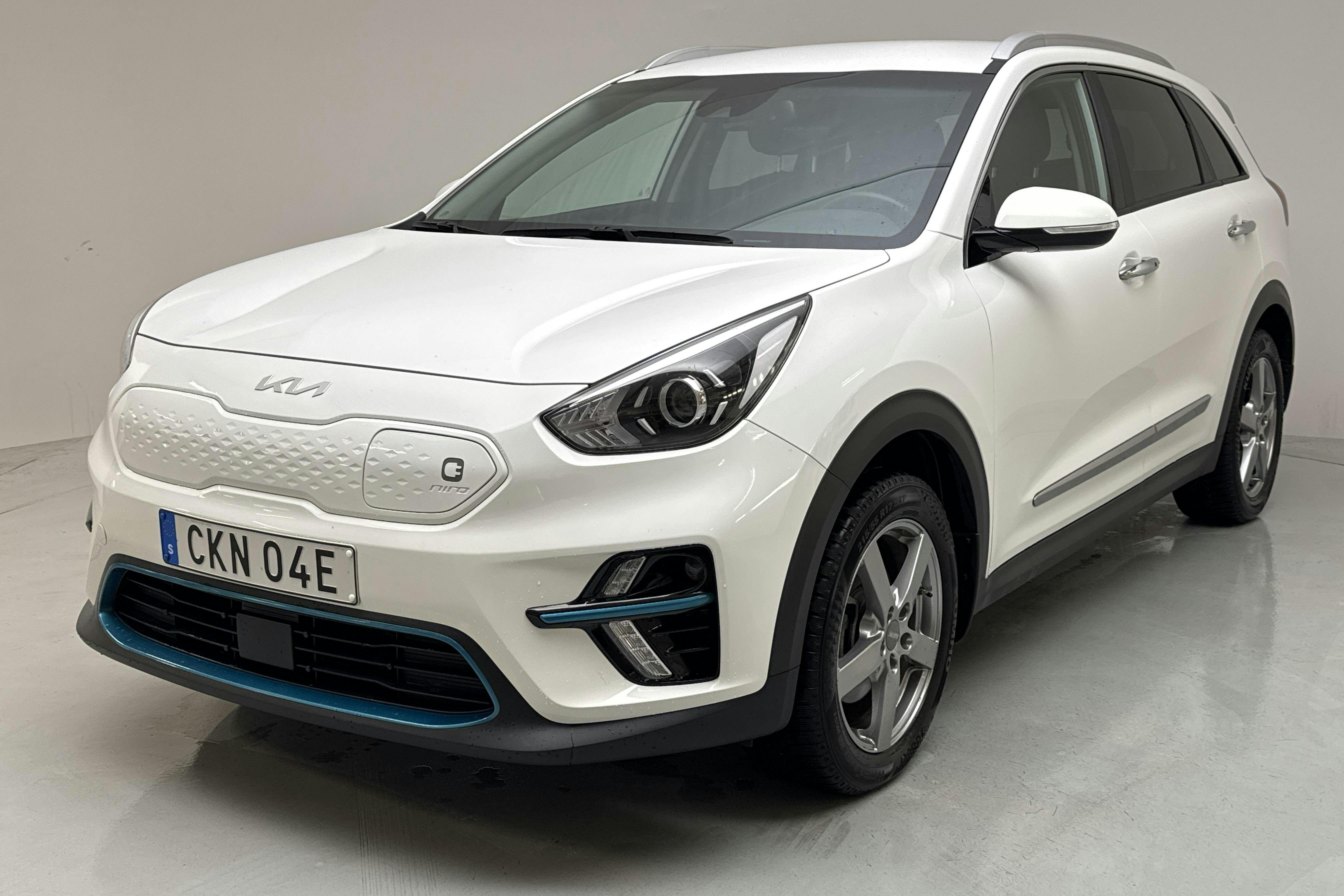 KIA e-Niro 64 kWh (204hk) - 7 695 mil - Automat - vit - 2022