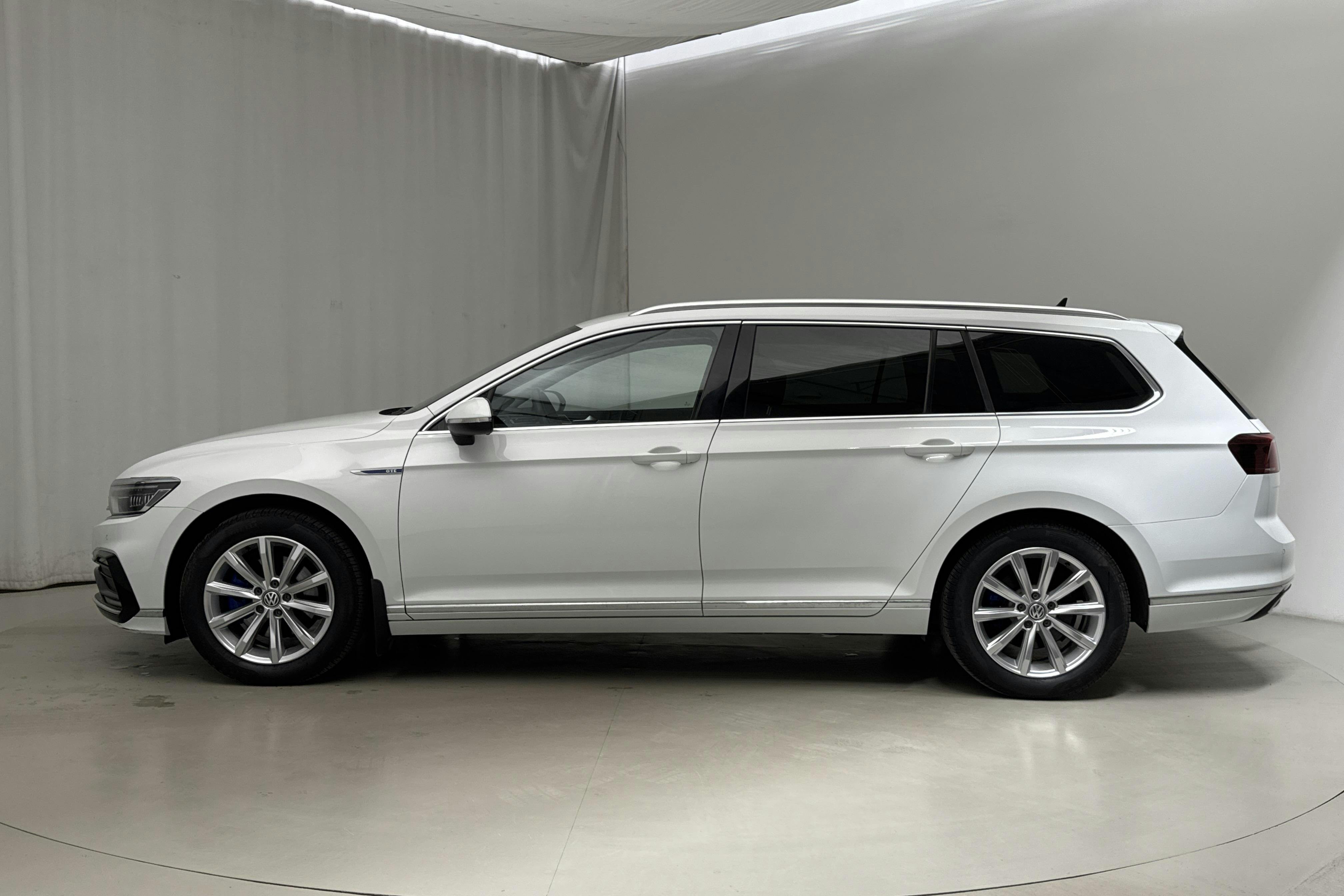 VW Passat 1.4 GTE Sportscombi (218hk) - 111 760 km - Automatic - white - 2020
