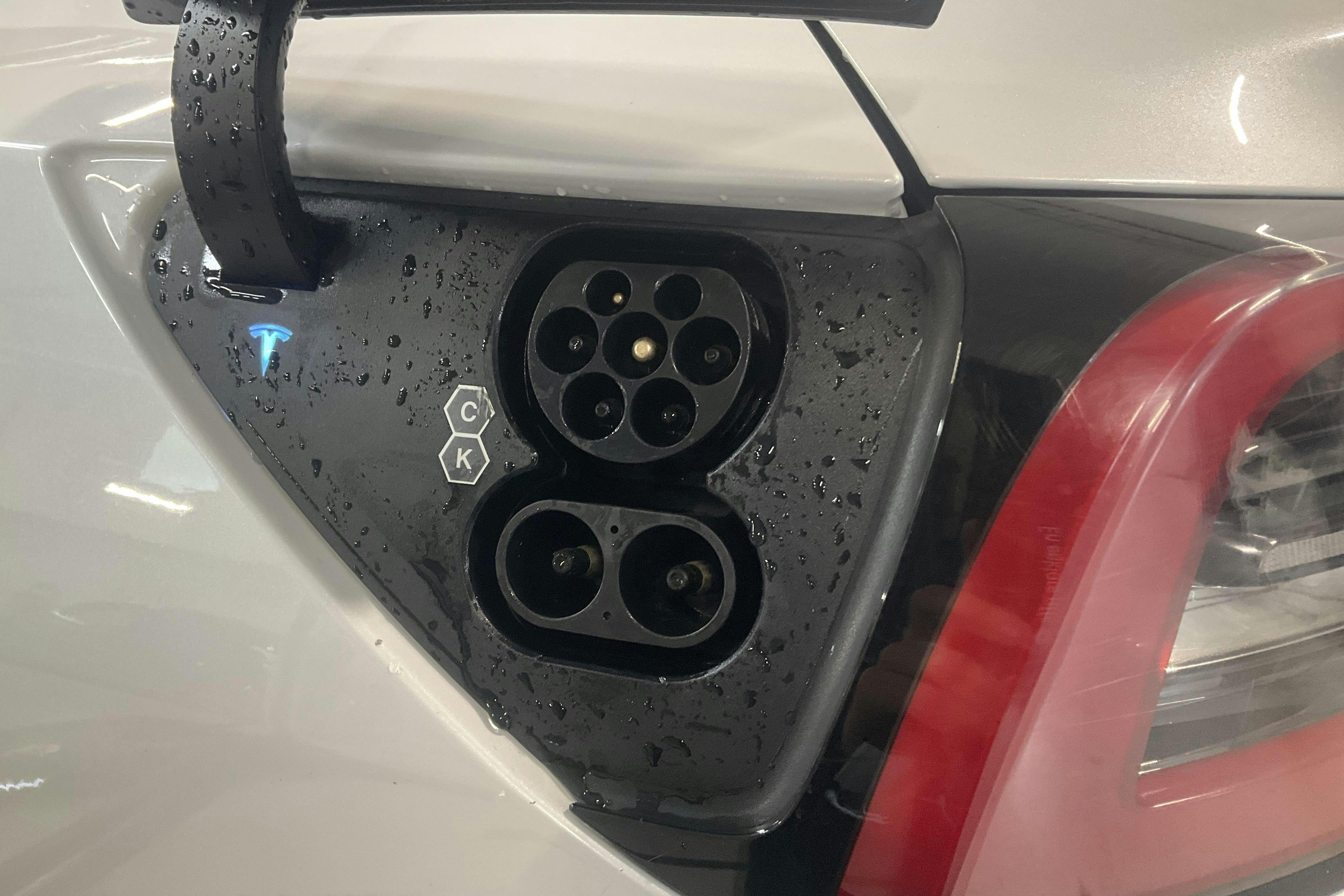 Tesla Model 3 Long Range Dual Motor AWD - 106 410 km - Automatic - white - 2022