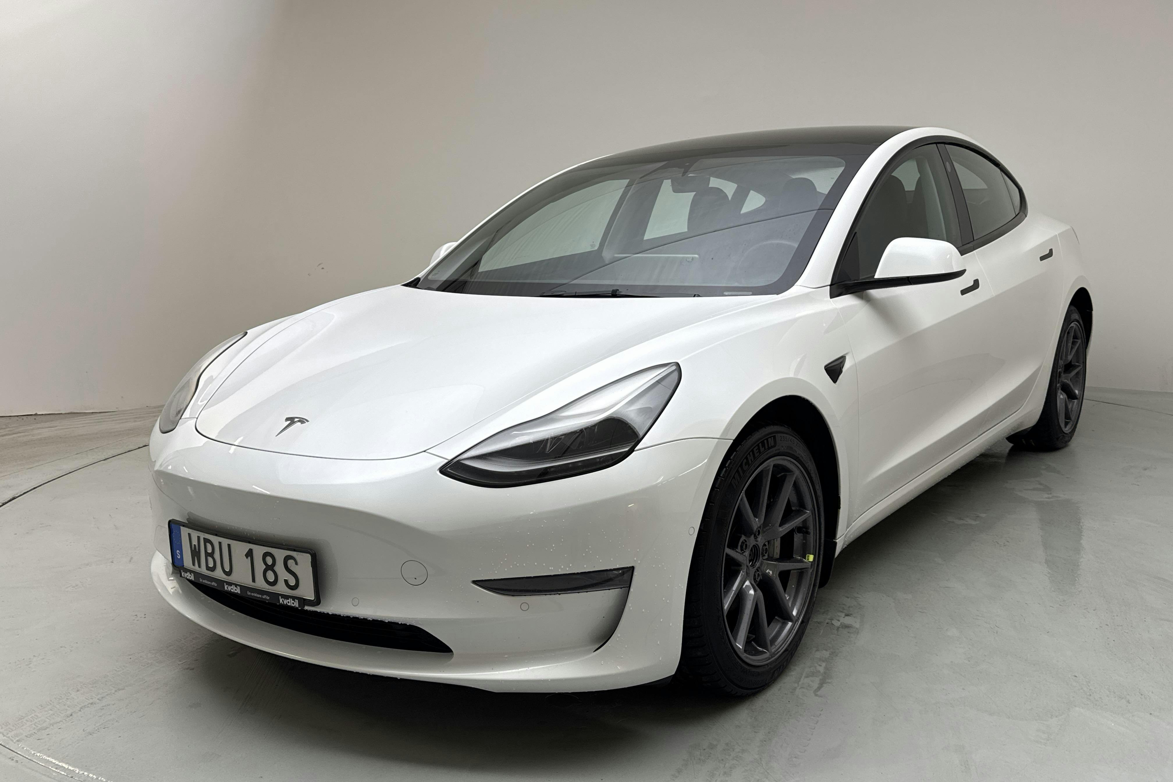 Tesla Model 3 Long Range Dual Motor AWD - 10 641 mil - Automat - vit - 2022