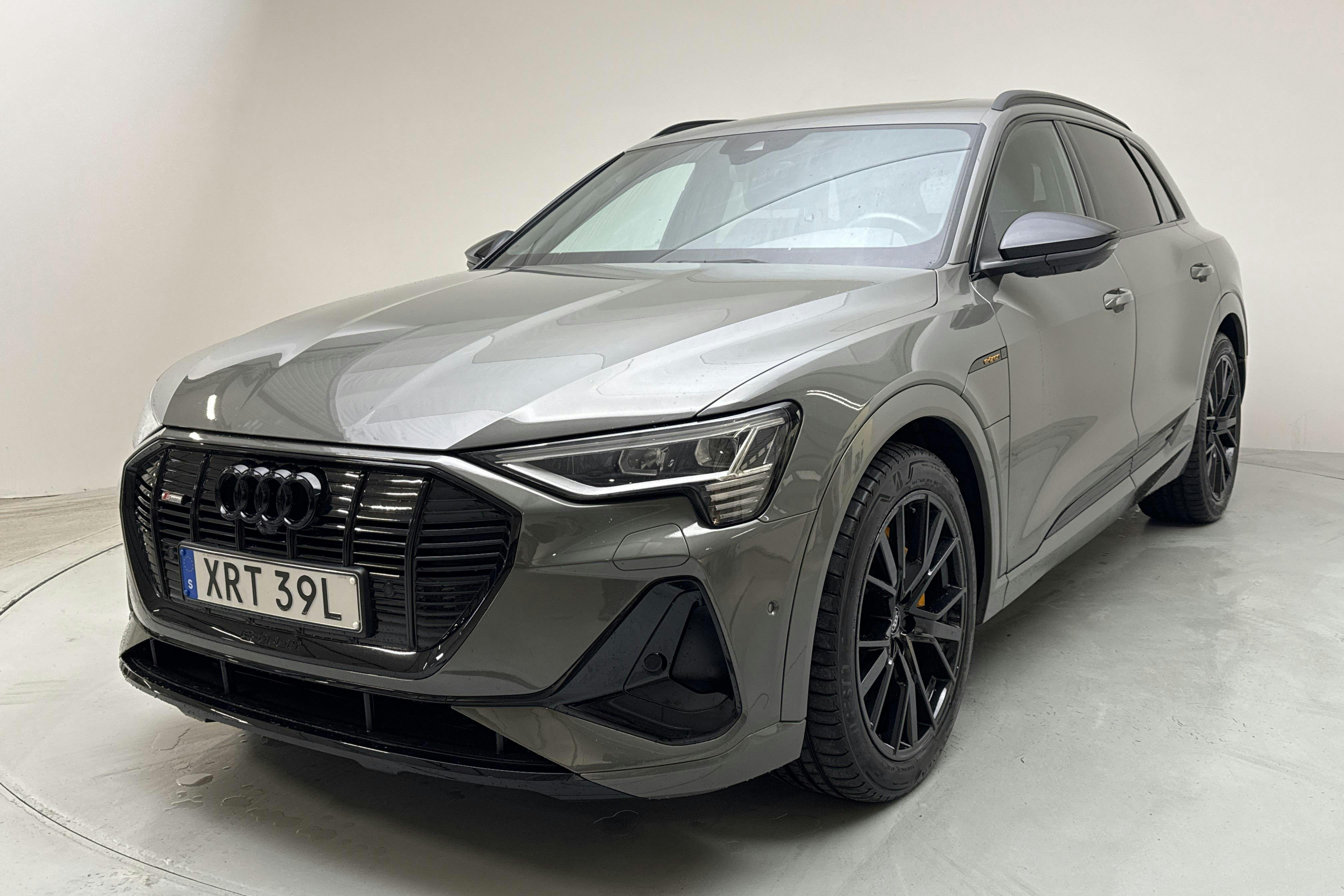 Audi e-tron 55 quattro 95 kWh - 6 346 mil - Automat - grå - 2022