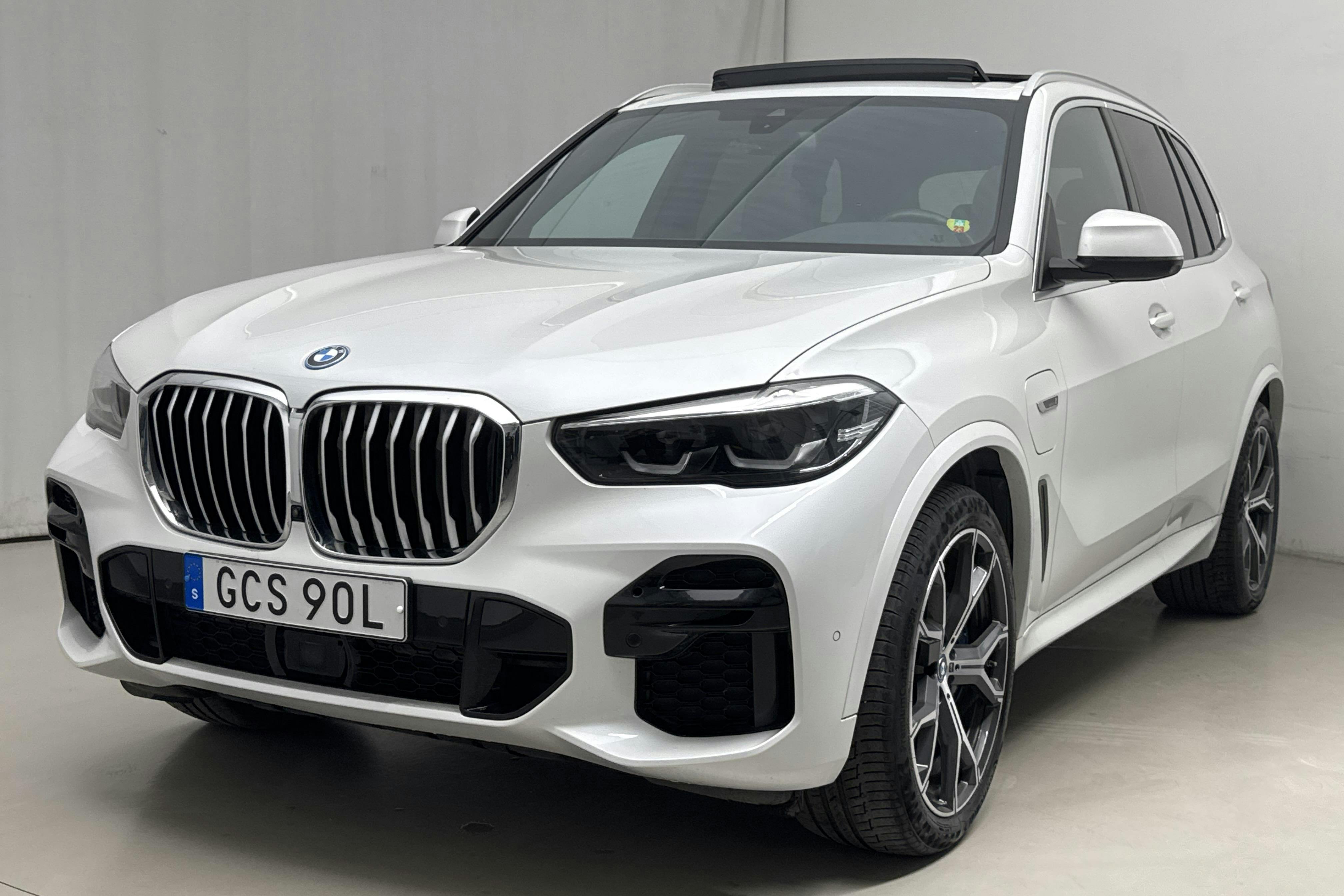 BMW X5 xDrive45e, G05 (394hk) - 5 717 mil - Automat - vit - 2022