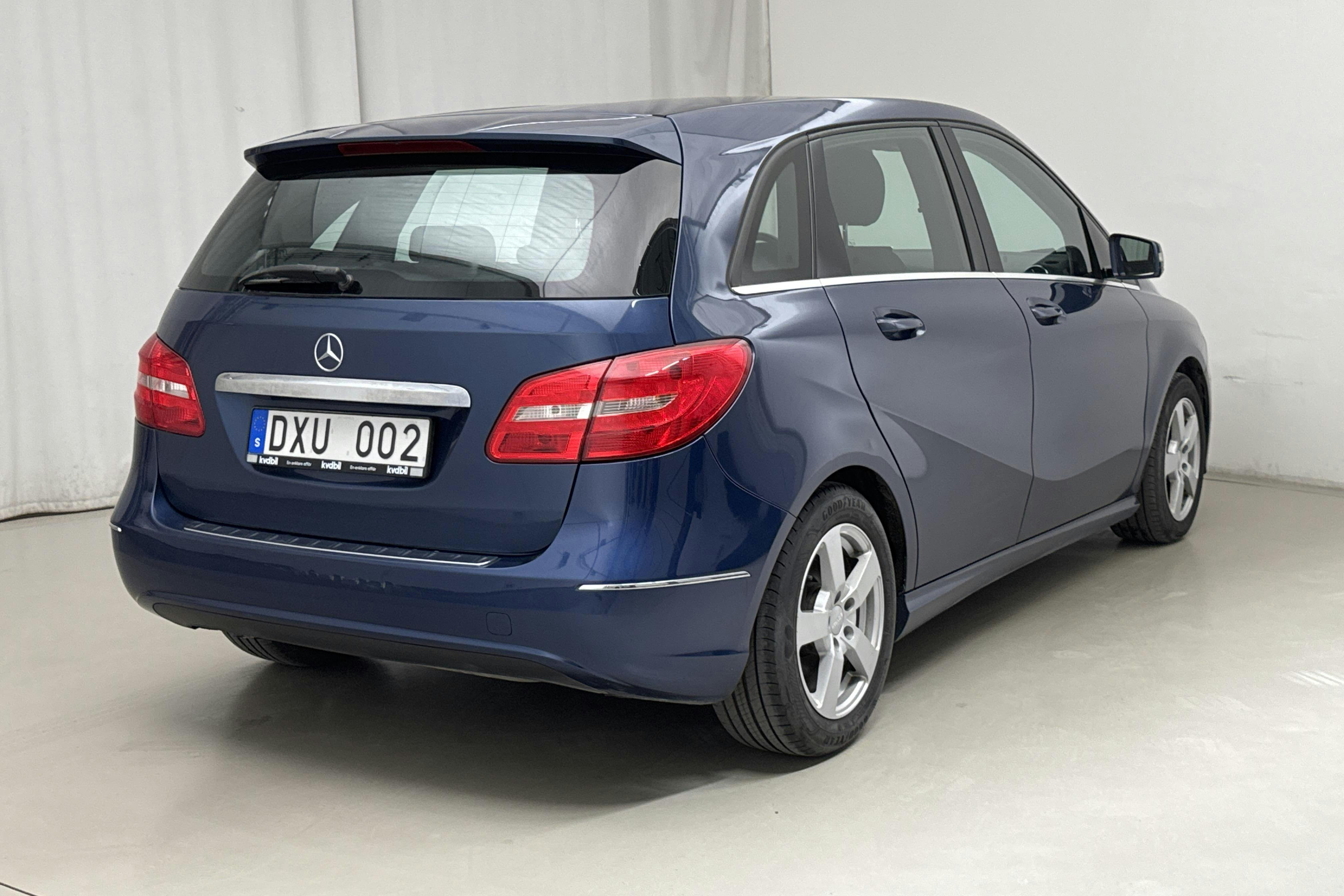 Mercedes B 180 W246 (122hk) - 172 780 km - Manual - blue - 2013