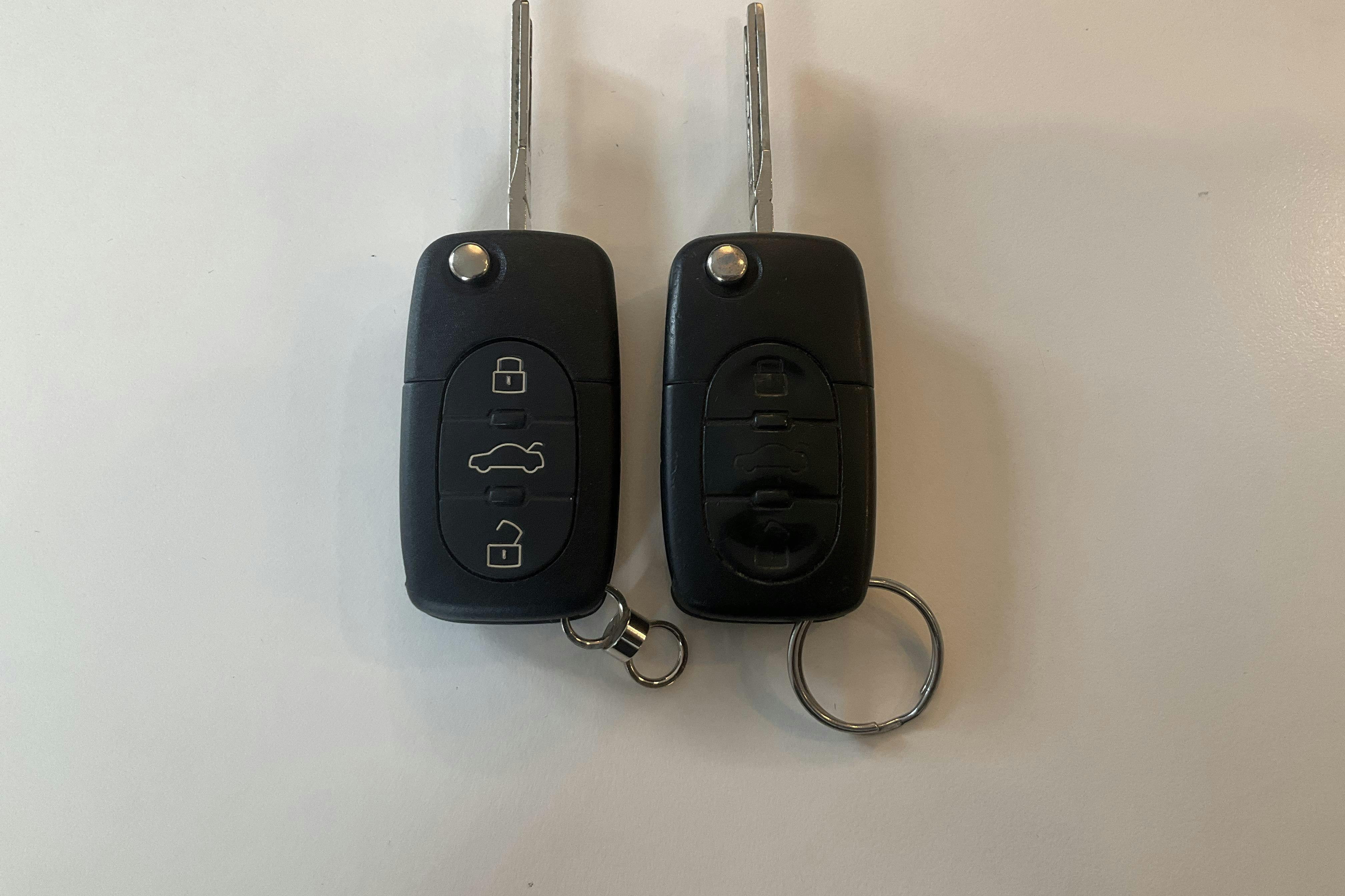 Audi S4 4.2 (344hk) - 18 873 mil - Automat - grå - 2004