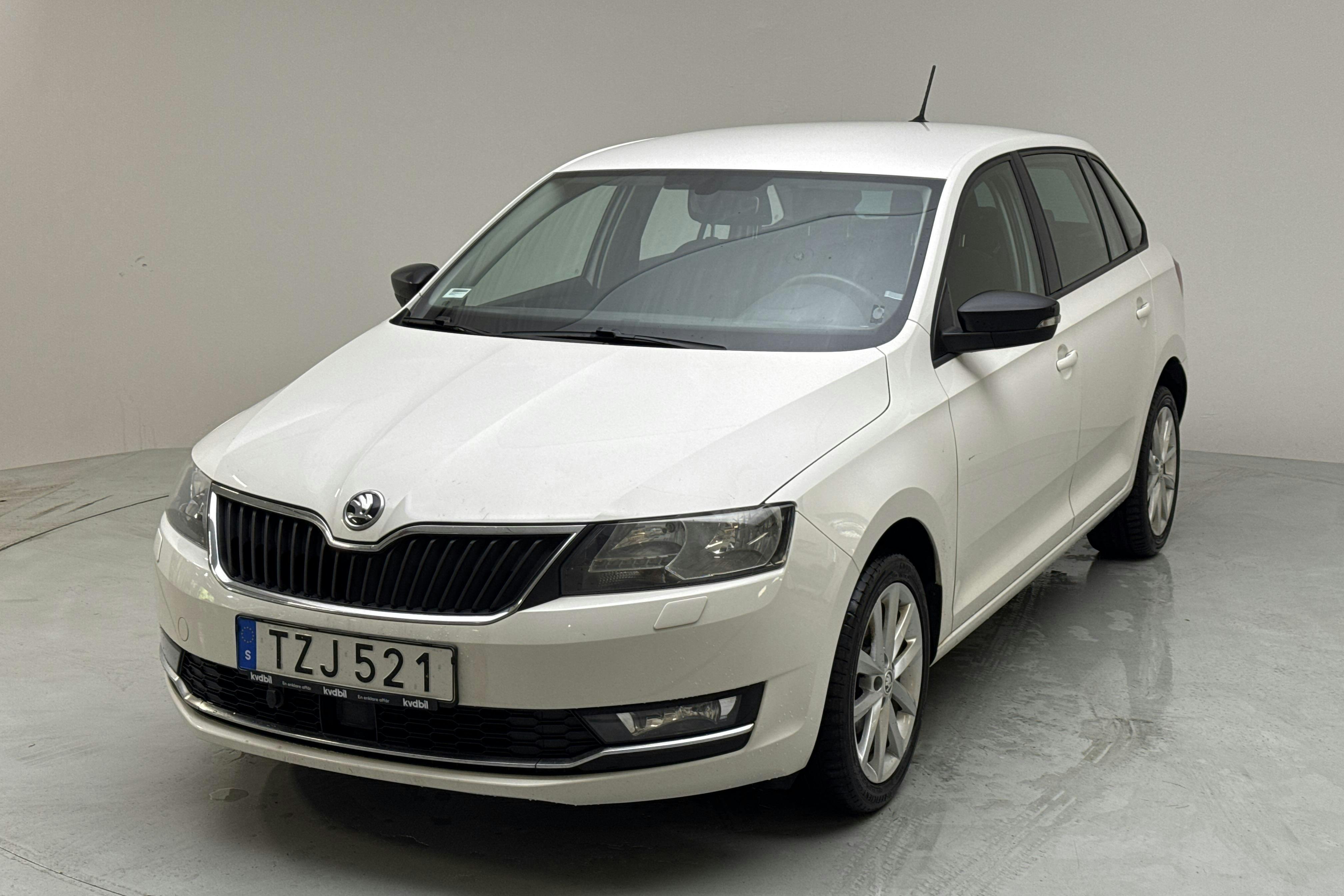Presentation photo 1 of 12: Skoda Rapid 1.4 TDI Spaceback (90hk) - 203 850 km - Manual - white - 2018