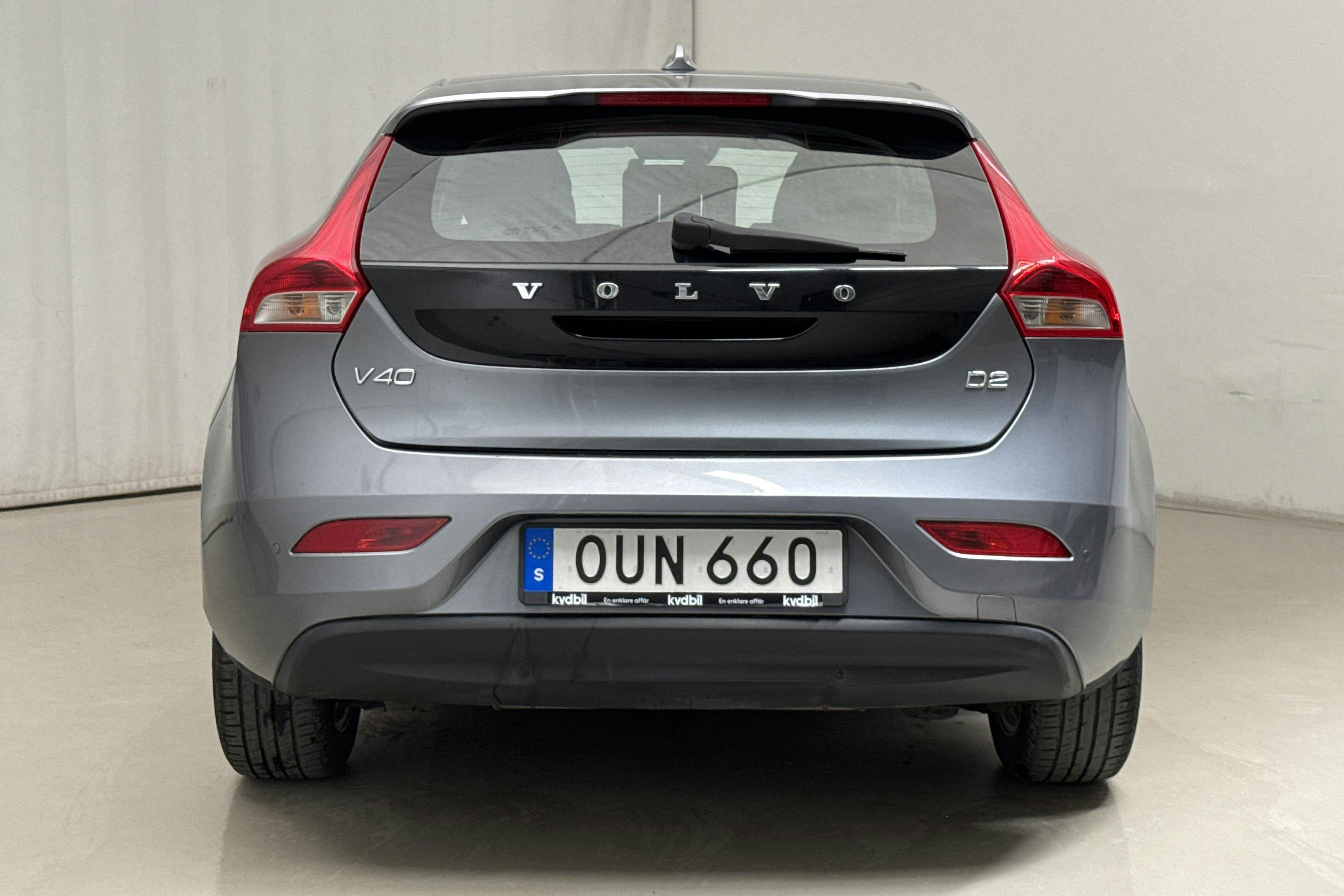Volvo V40 D2 (120hk) - 125 770 km - Manual - gray - 2016