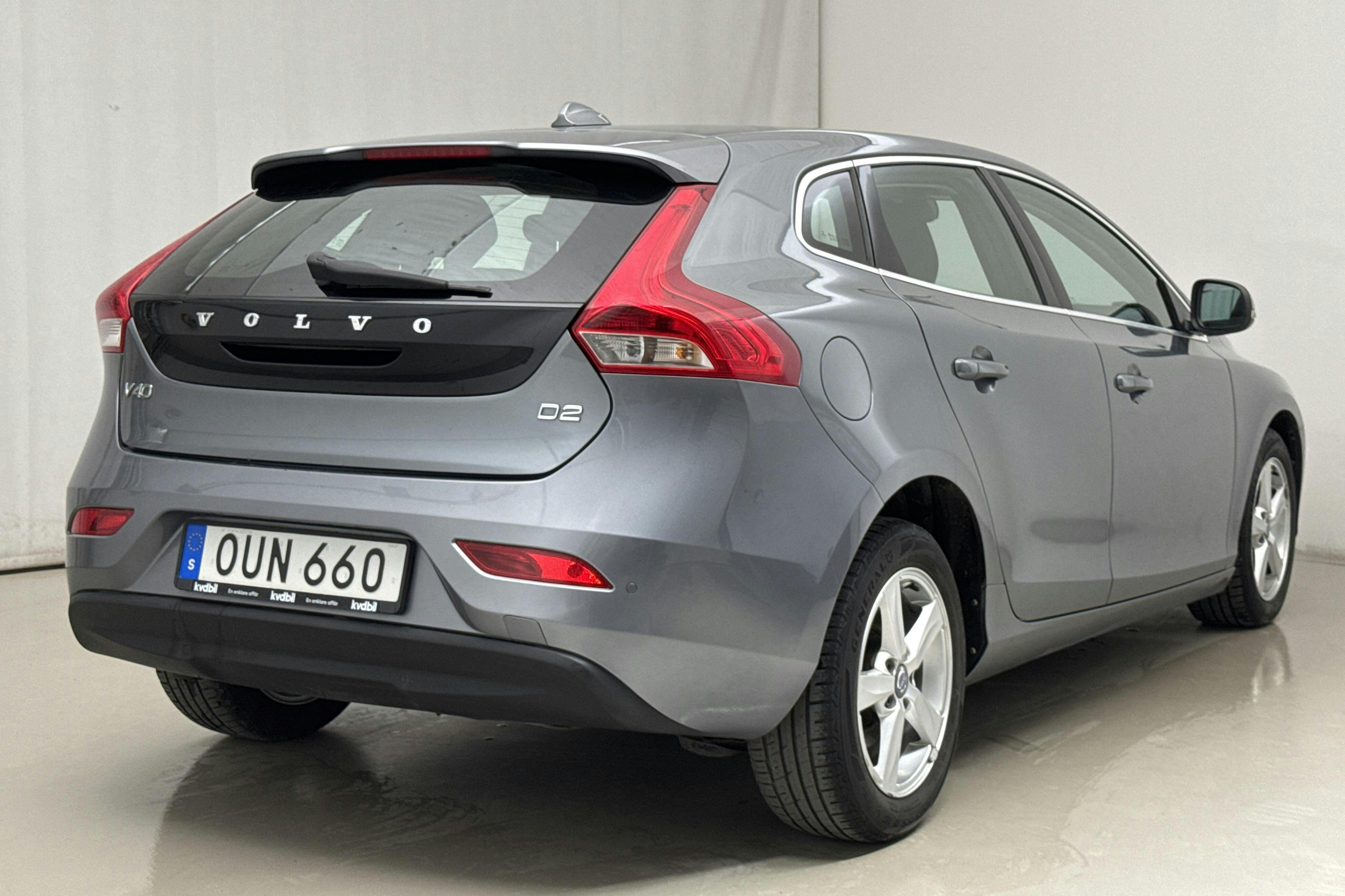 Volvo V40 D2 (120hk) - 12 577 mil - Manuell - grå - 2016